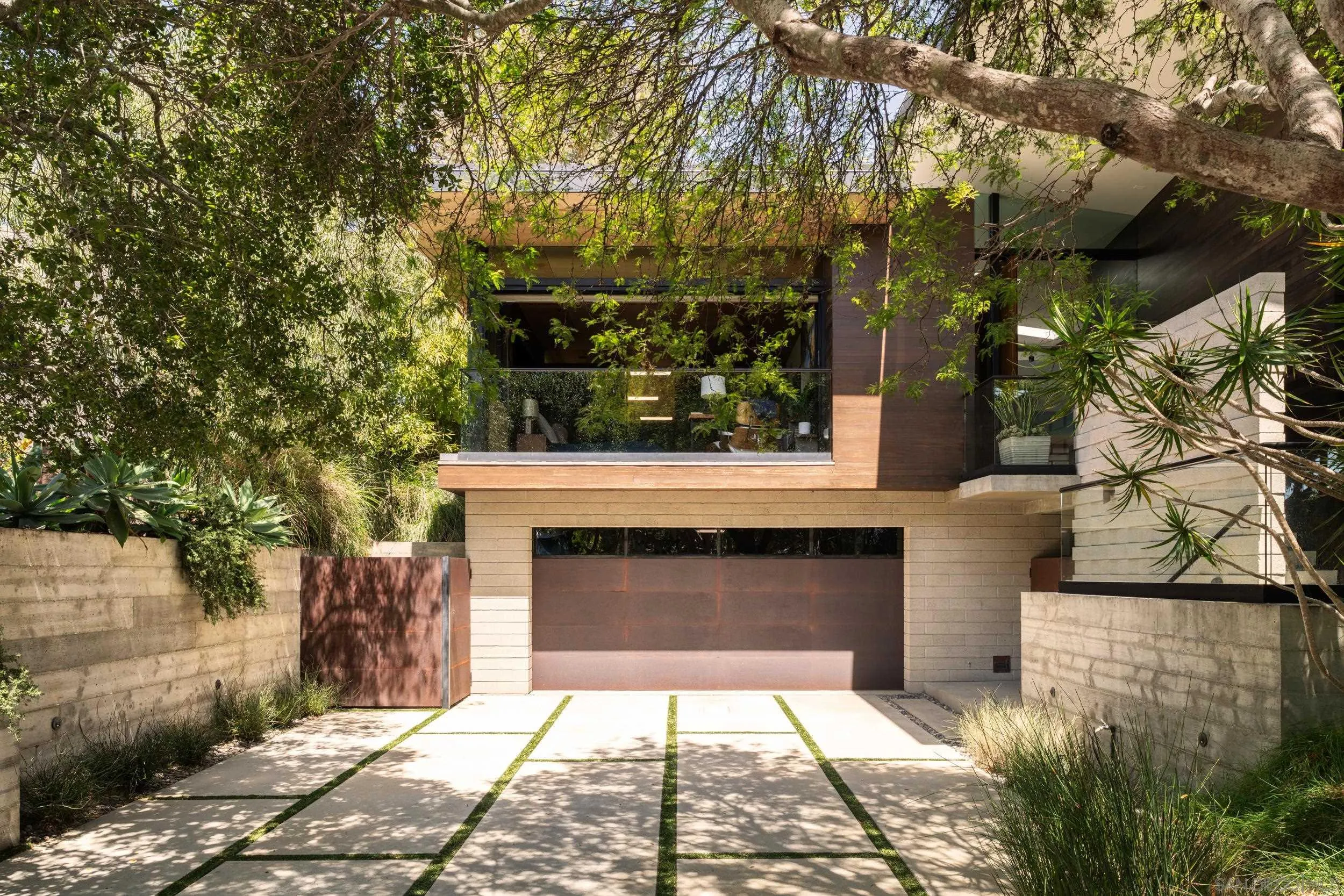 https://cdn.realtyfeed.com/cdn/127/260014197/55cb40a306bcc4d7b7ead5ad0ecdb1bb.webp