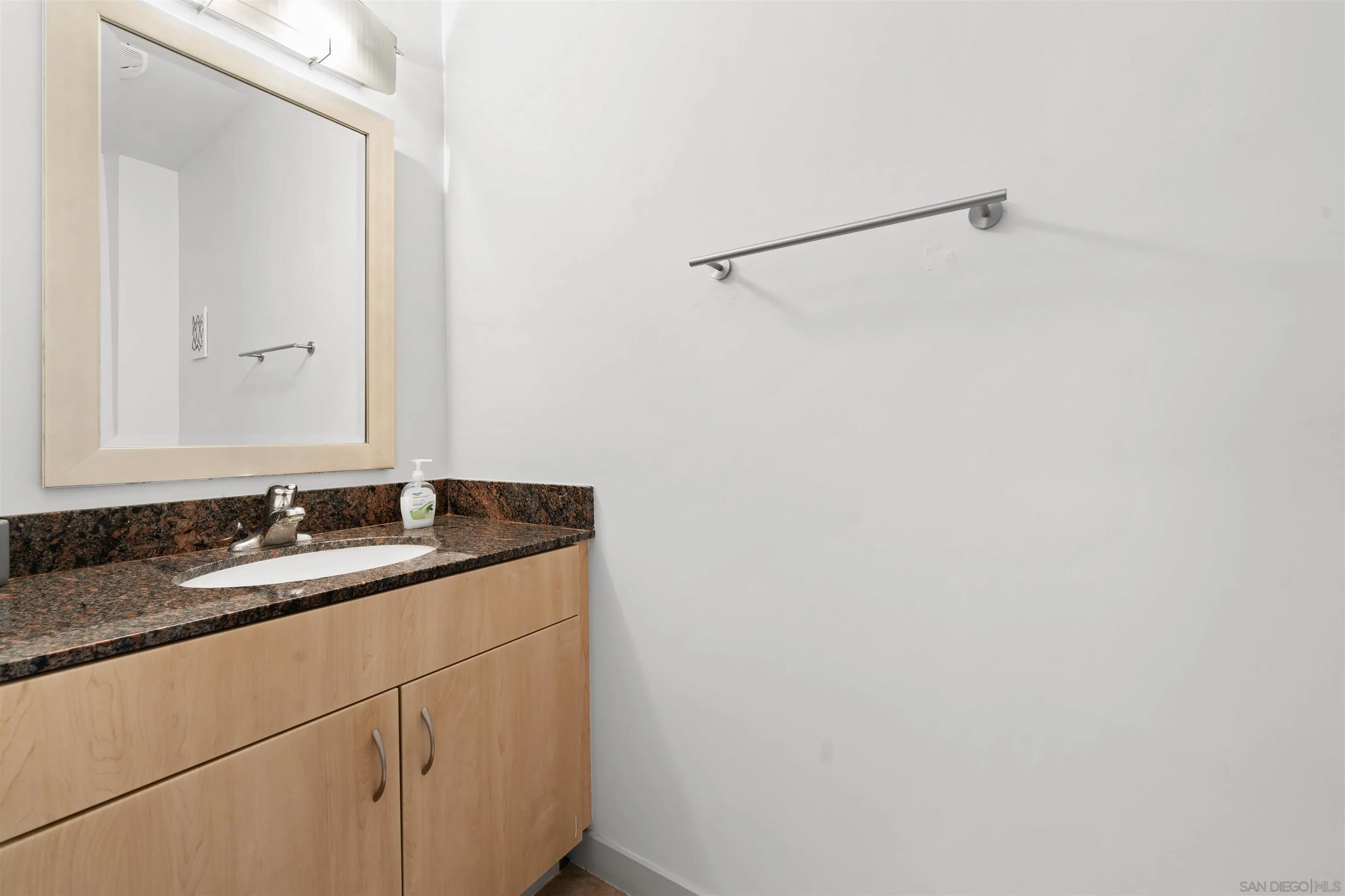 https://cdn.realtyfeed.com/cdn/127/260014198/198bcef656333b9f017494739485f7aa.webp