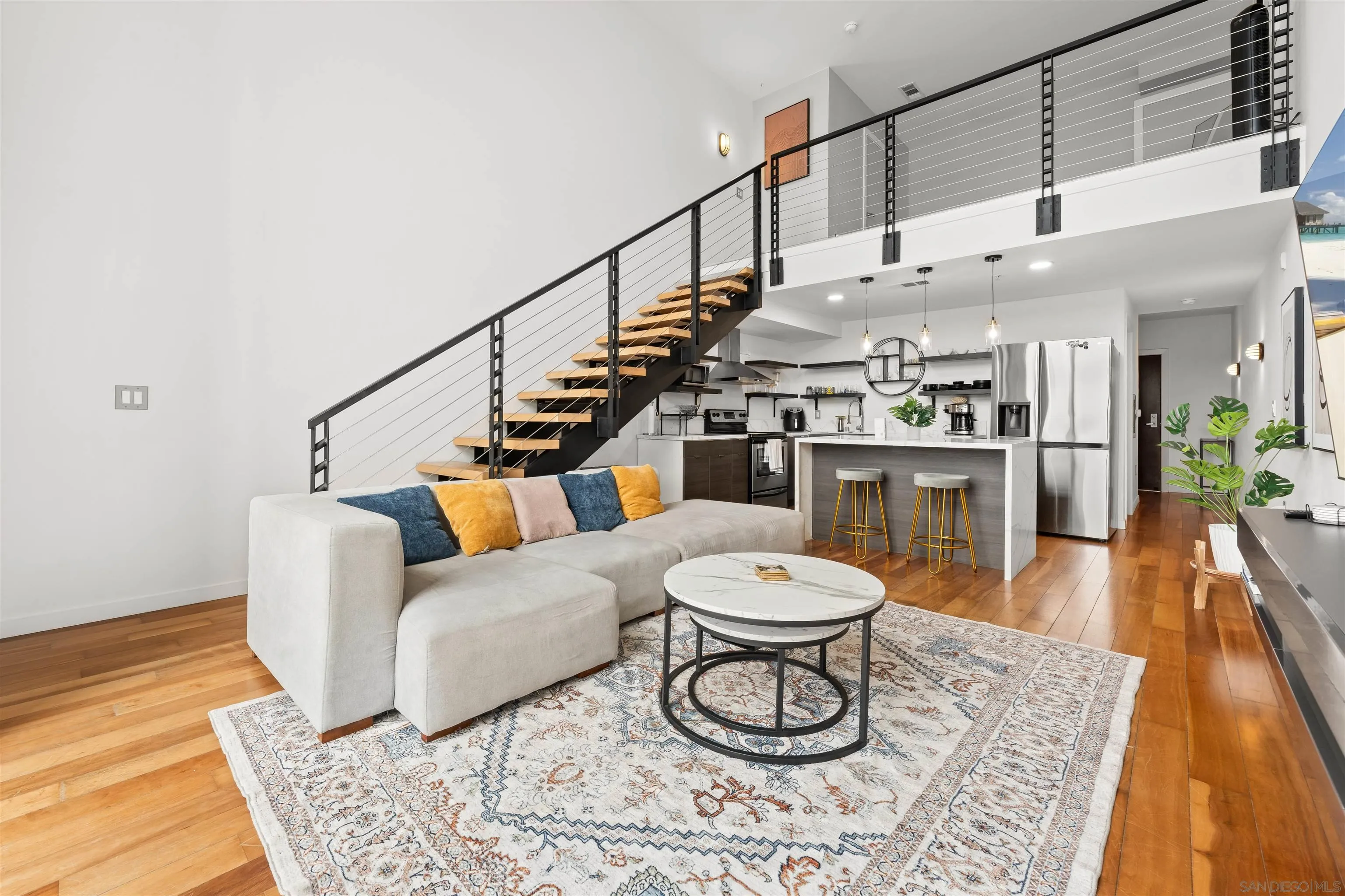 https://cdn.realtyfeed.com/cdn/127/260014198/efc371eab2977ed158687ade790e7f9c.webp