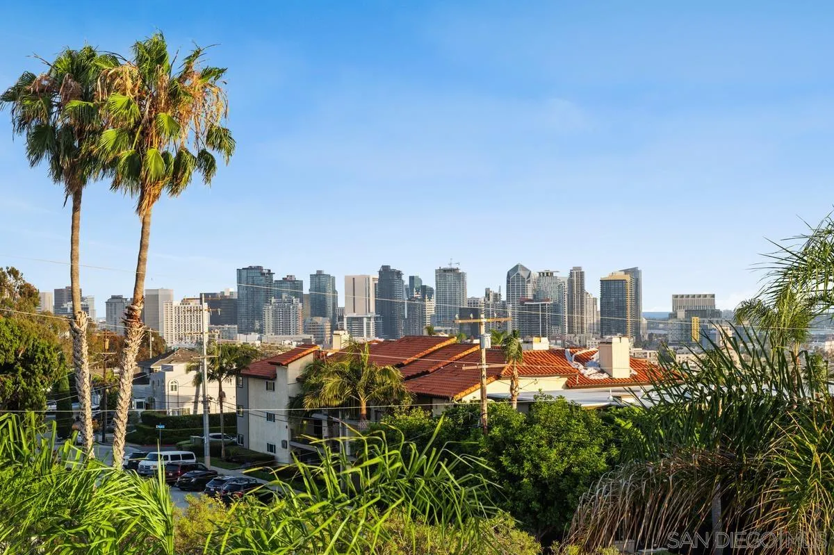 https://cdn.realtyfeed.com/cdn/127/260014199/8fa926f5bbc36450a9e21d16f9db36d6.webp