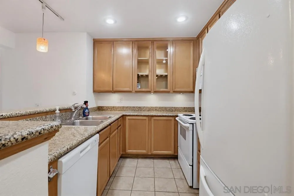 Photo #17: 260014204 Listing: Photo #17