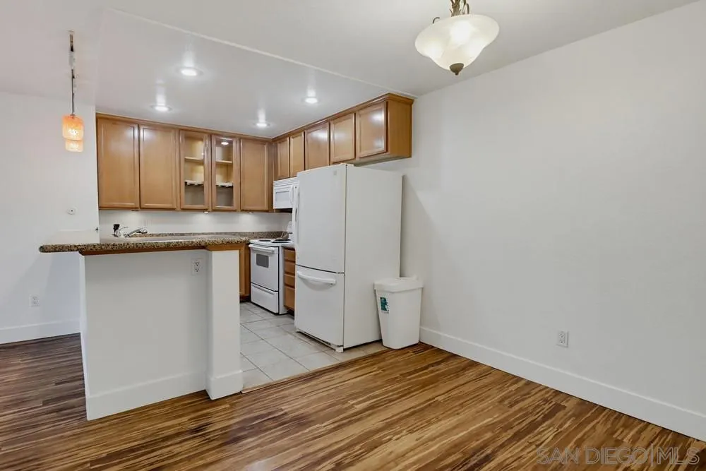 Photo #15: 260014204 Listing: Photo #15
