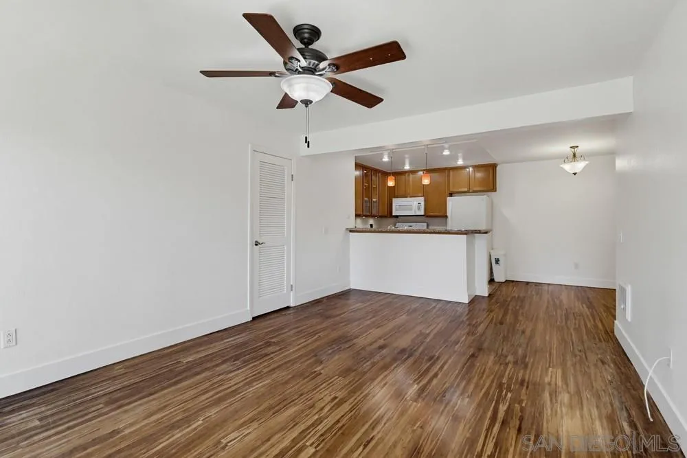 Photo #6: 260014204 Listing: Photo #6