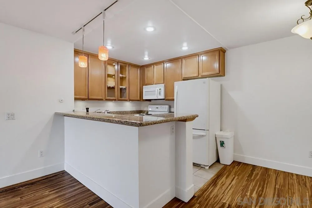 Photo #11: 260014204 Listing: Photo #11