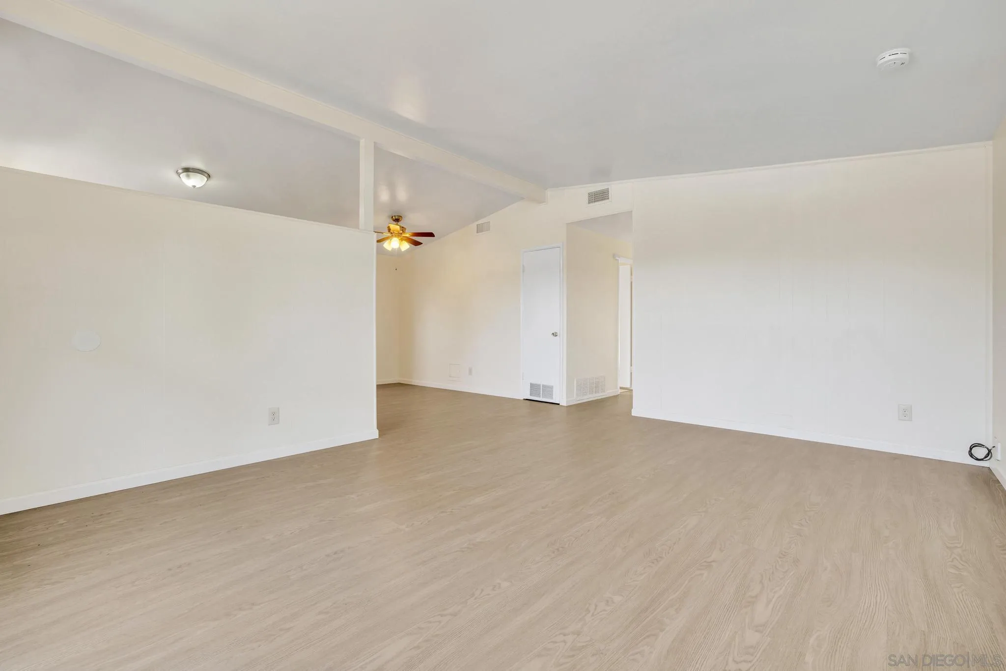 https://cdn.realtyfeed.com/cdn/127/260014205/506c73ea10a8686229e3c244592145db.webp