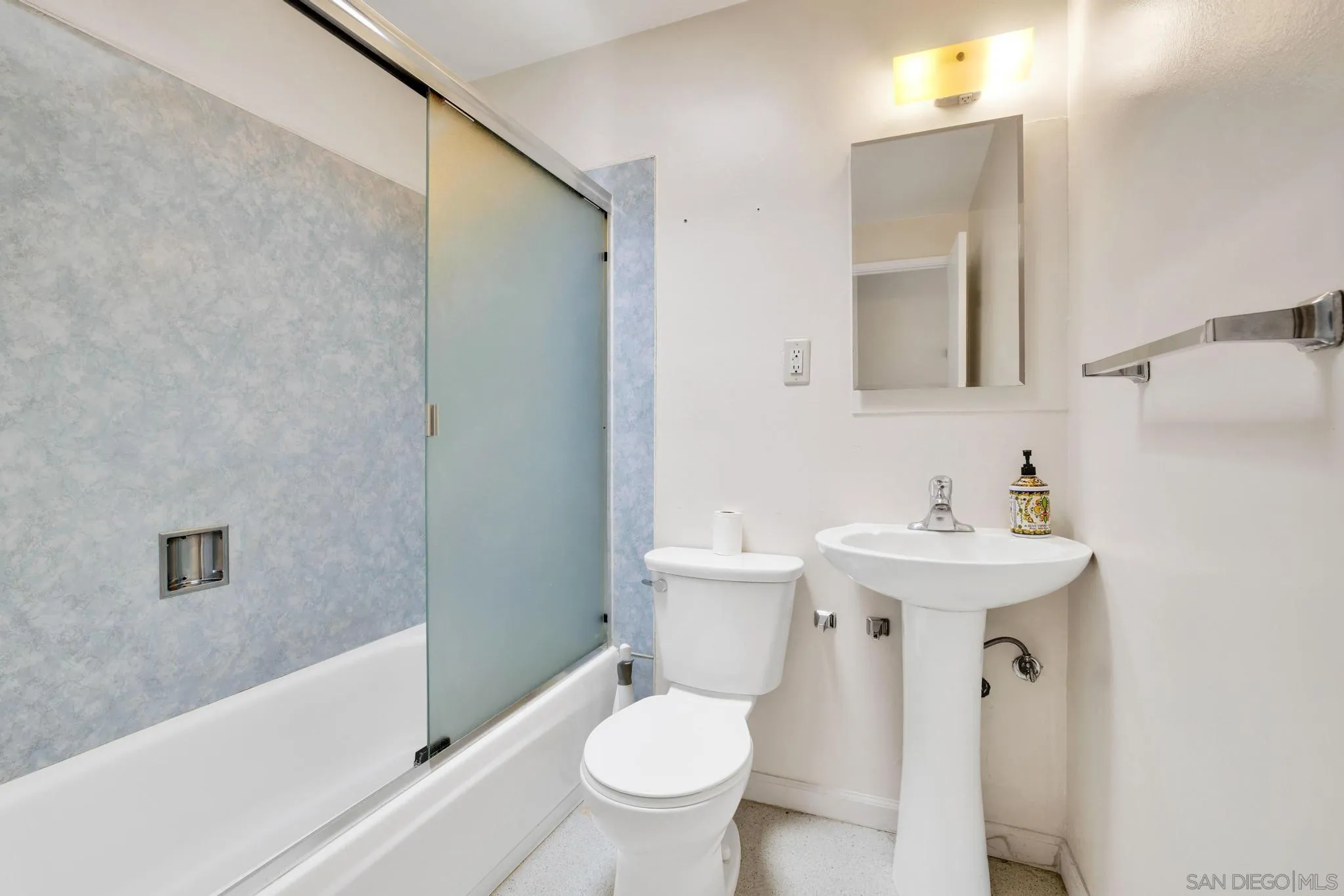 https://cdn.realtyfeed.com/cdn/127/260014205/88c31dd476dfcb28eecc1e2d616a77e1.webp