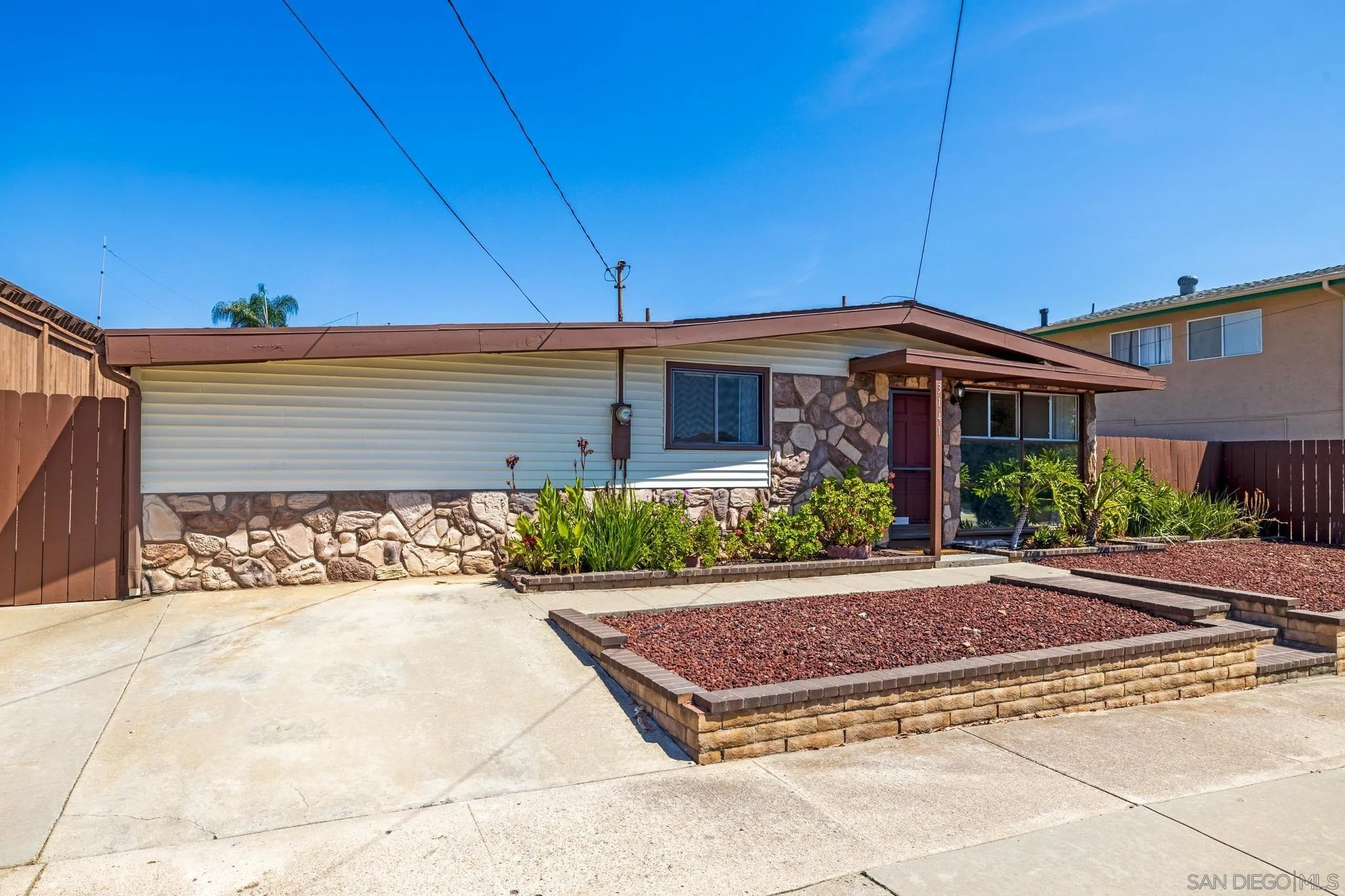 https://cdn.realtyfeed.com/cdn/127/260014205/f985a61db65282ba3a1670ea0062af34.webp
