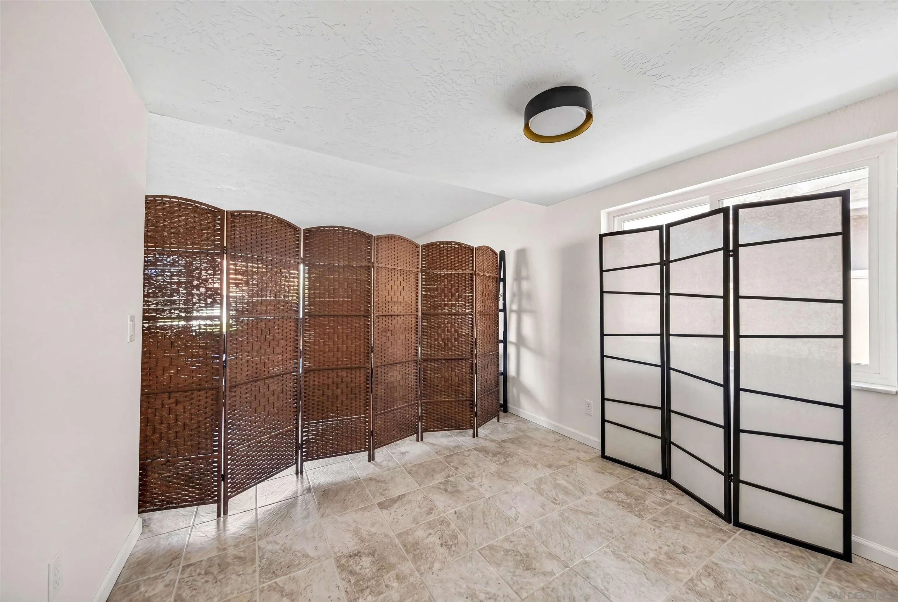 https://cdn.realtyfeed.com/cdn/127/260014206/0af4b1998071ecf38755131d683de36c.webp