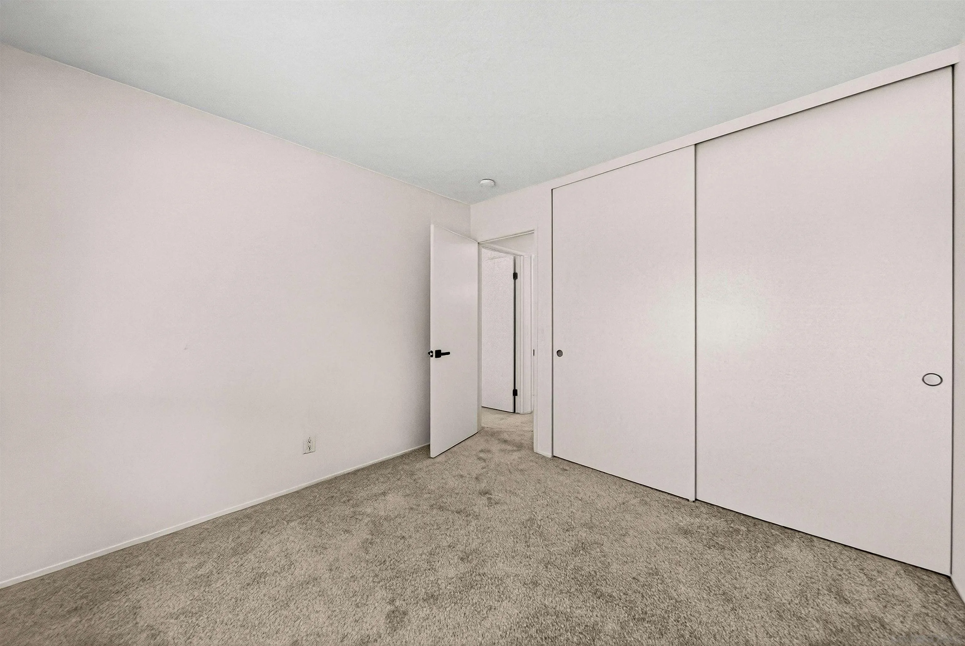 https://cdn.realtyfeed.com/cdn/127/260014206/75cd66b17d4ce0826692931fde725140.webp