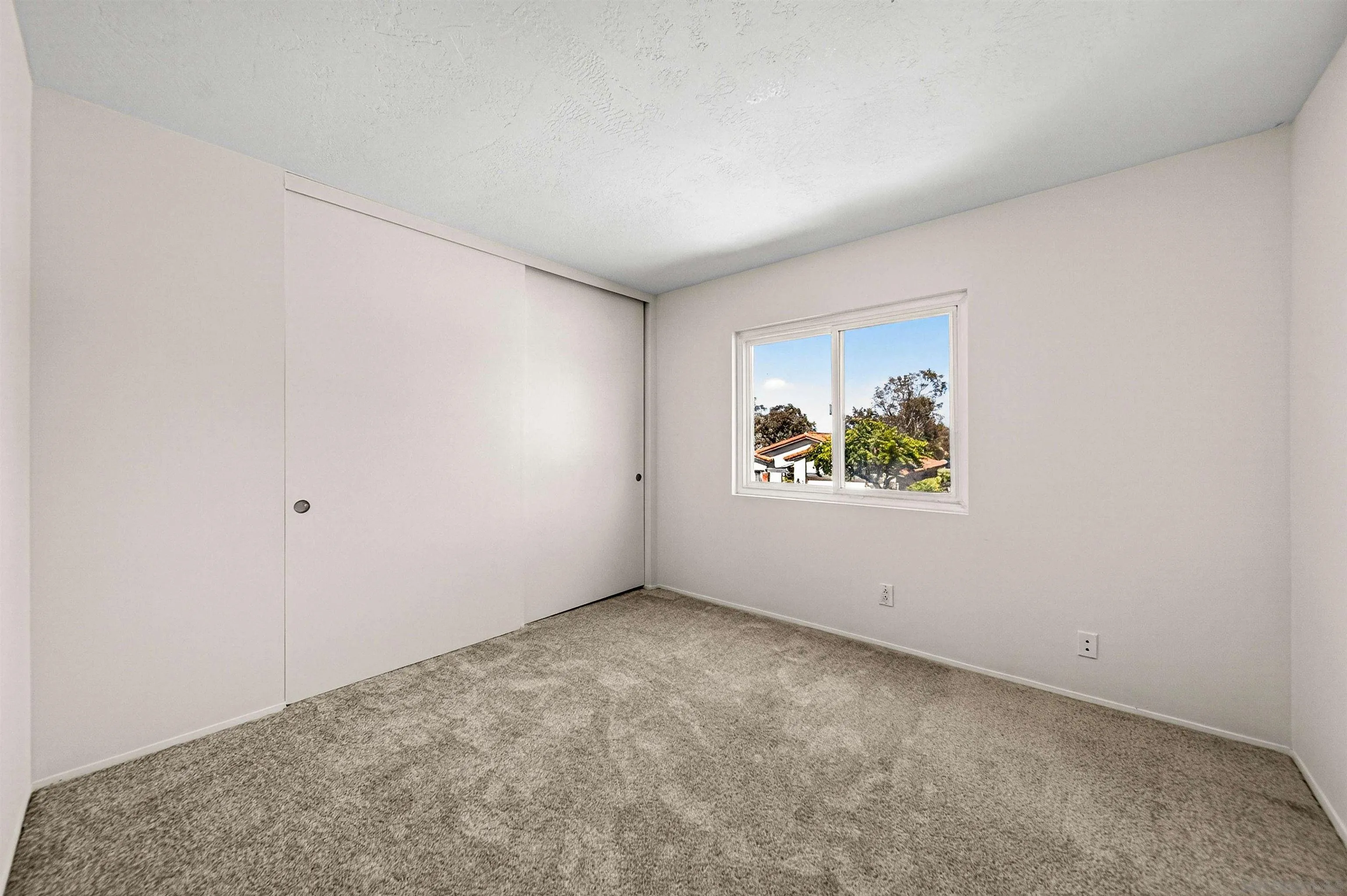 https://cdn.realtyfeed.com/cdn/127/260014206/c98e35343fd150a85b263d442f41c15d.webp