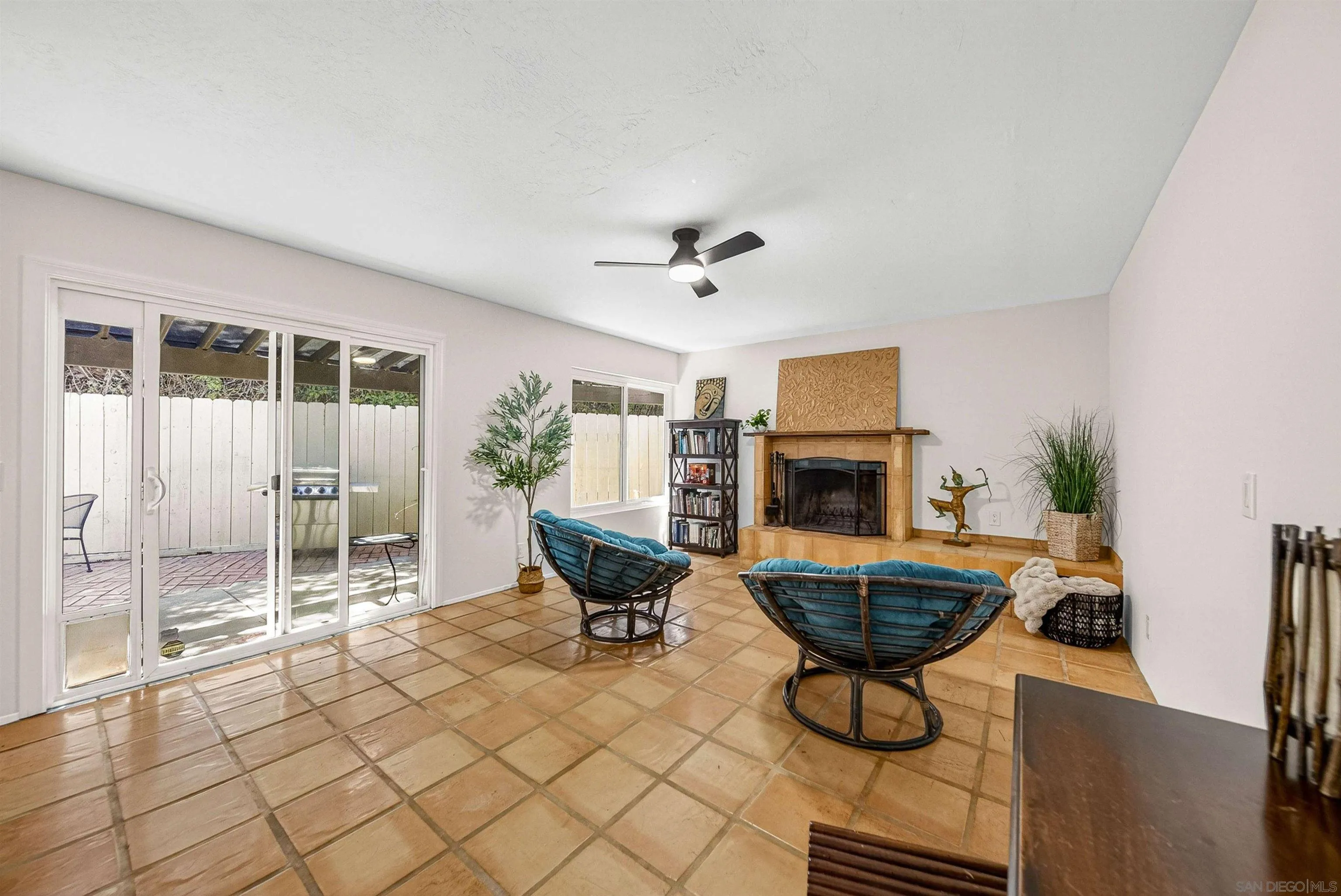https://cdn.realtyfeed.com/cdn/127/260014206/d7c7d23975c968474f86bf1d7c3073cc.webp