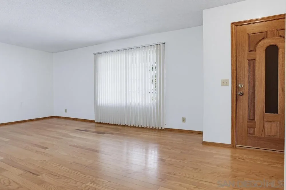 https://cdn.realtyfeed.com/cdn/127/260014207/1d39b4f728bd1ff76cbec6326e74ed21.webp