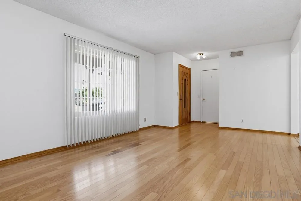 https://cdn.realtyfeed.com/cdn/127/260014207/55f8b4a96e24fbe7bdd82b7fd528f047.webp
