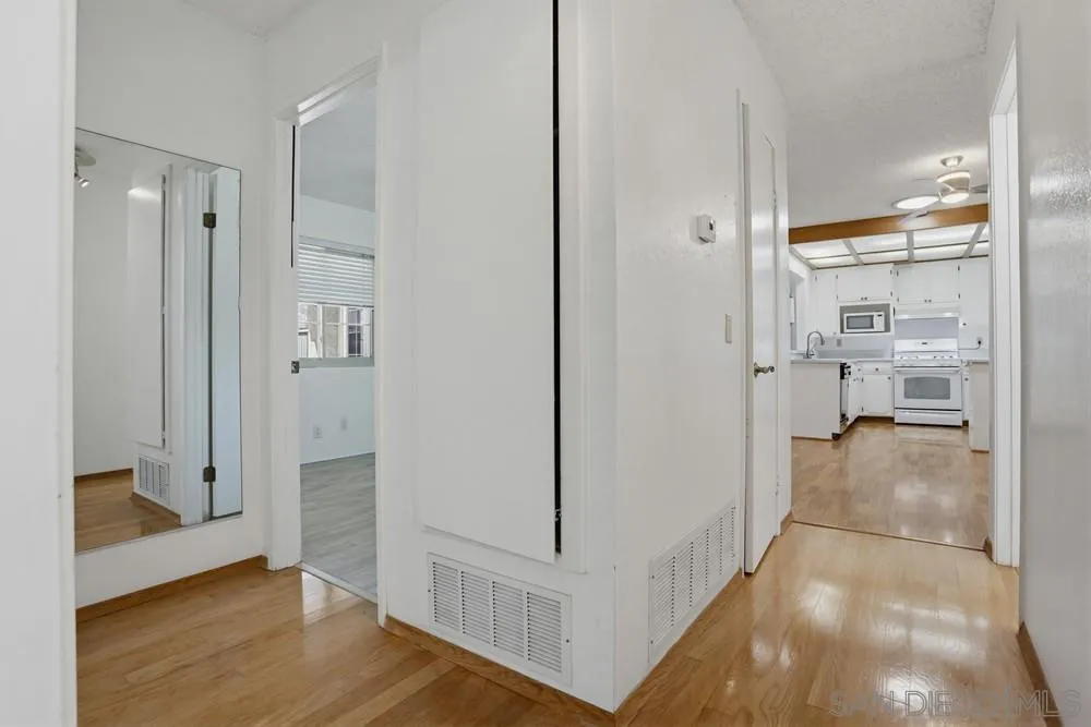 https://cdn.realtyfeed.com/cdn/127/260014207/616e93e73215fe1a9dec78fb927b36c8.webp