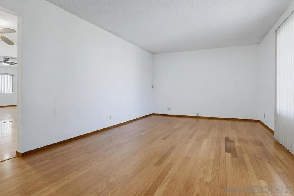 https://cdn.realtyfeed.com/cdn/127/260014207/6cc148d14d43caddf4a6e461619ad268.webp