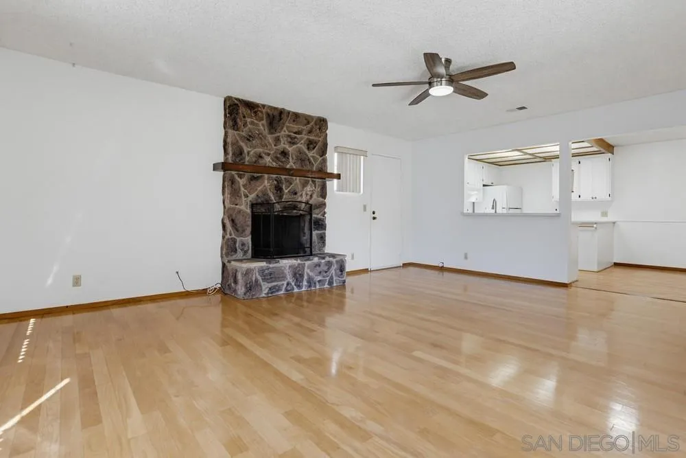 https://cdn.realtyfeed.com/cdn/127/260014207/ff1688a306c9b20b08480e60d401f7a6.webp