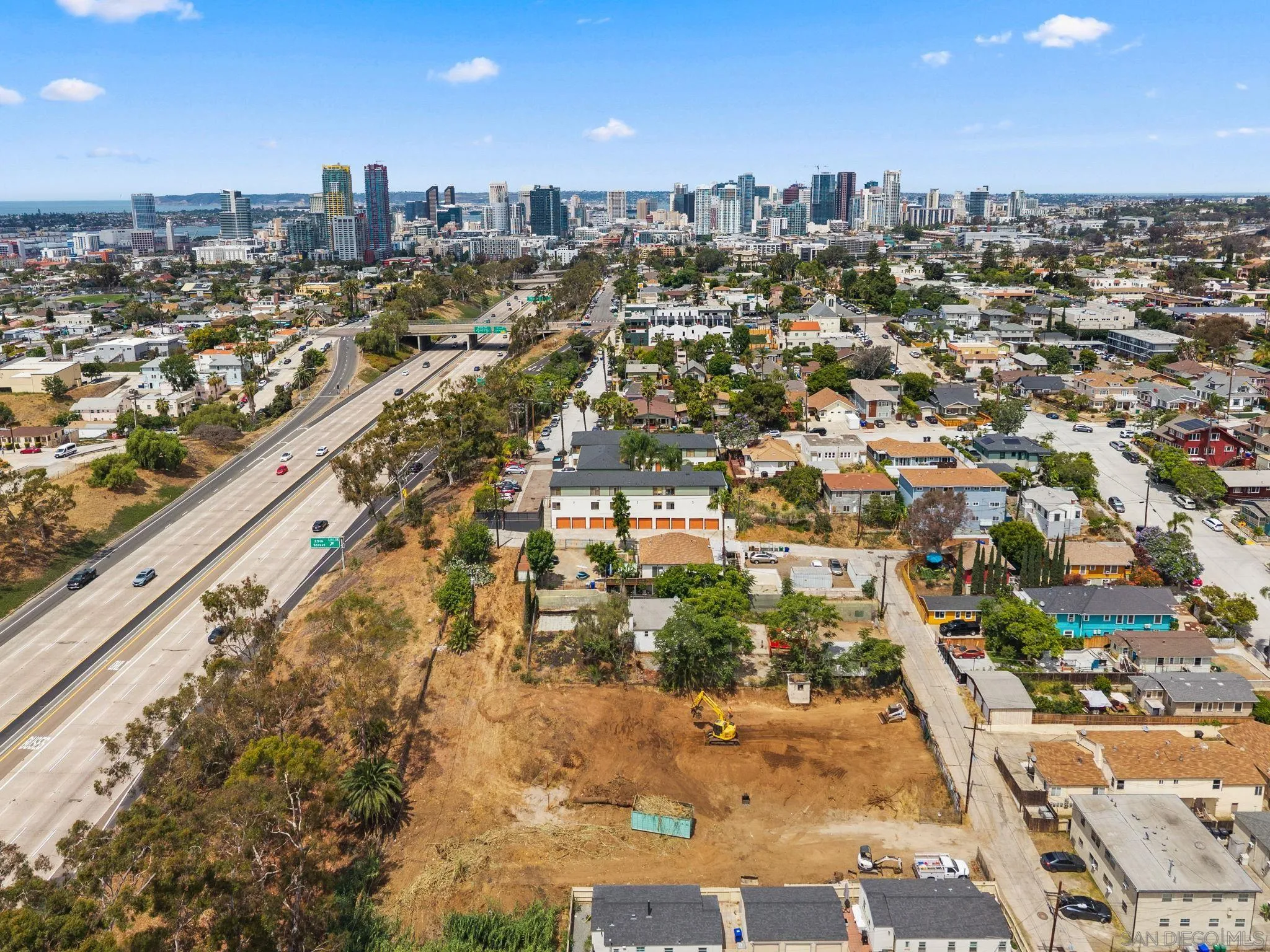 https://cdn.realtyfeed.com/cdn/127/260014208/a64af5b1e89bbf99f7c6935e12c260ea.webp