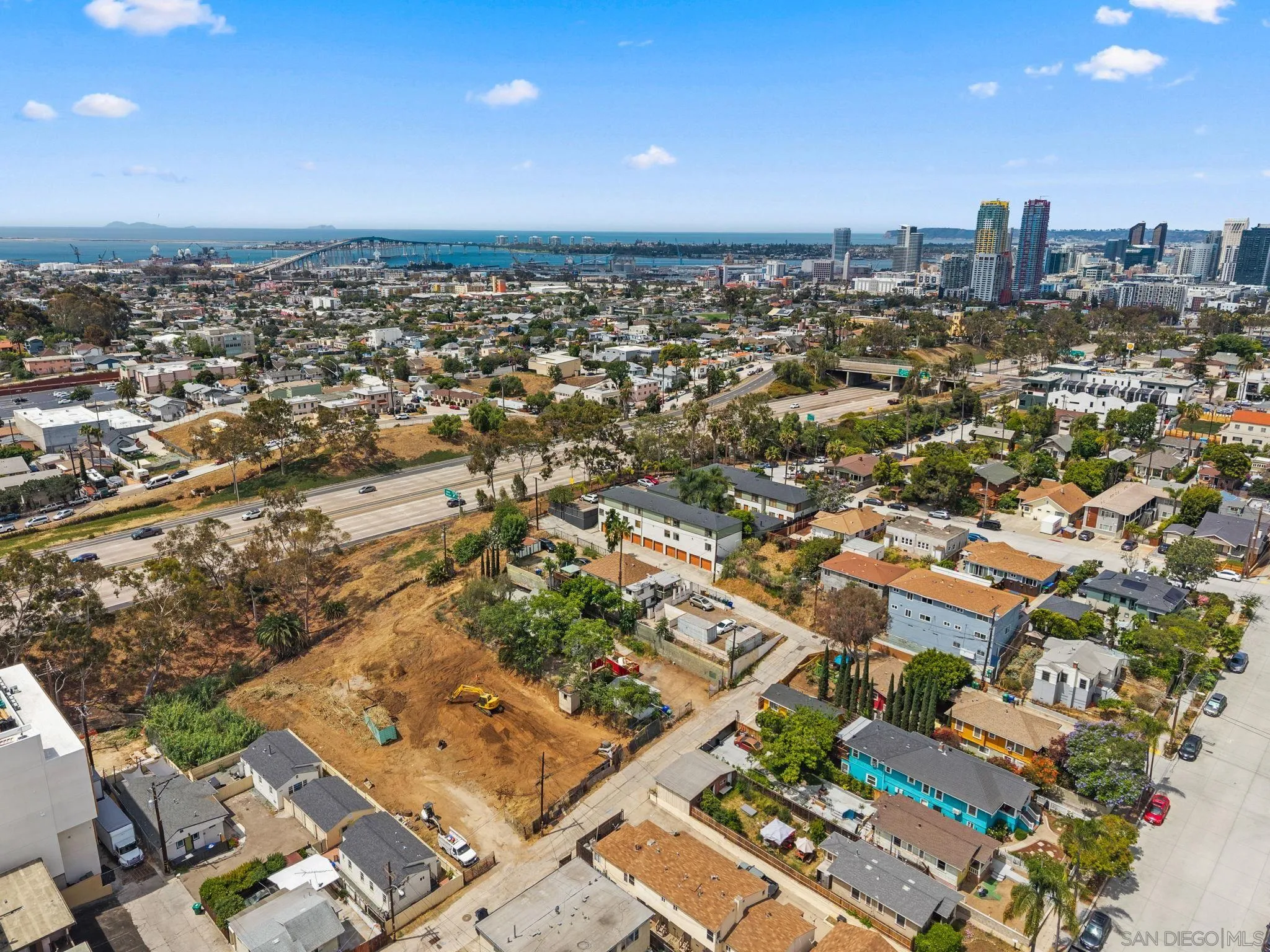 https://cdn.realtyfeed.com/cdn/127/260014208/e2ba848859211471cb3fa1a992bcf3ff.webp