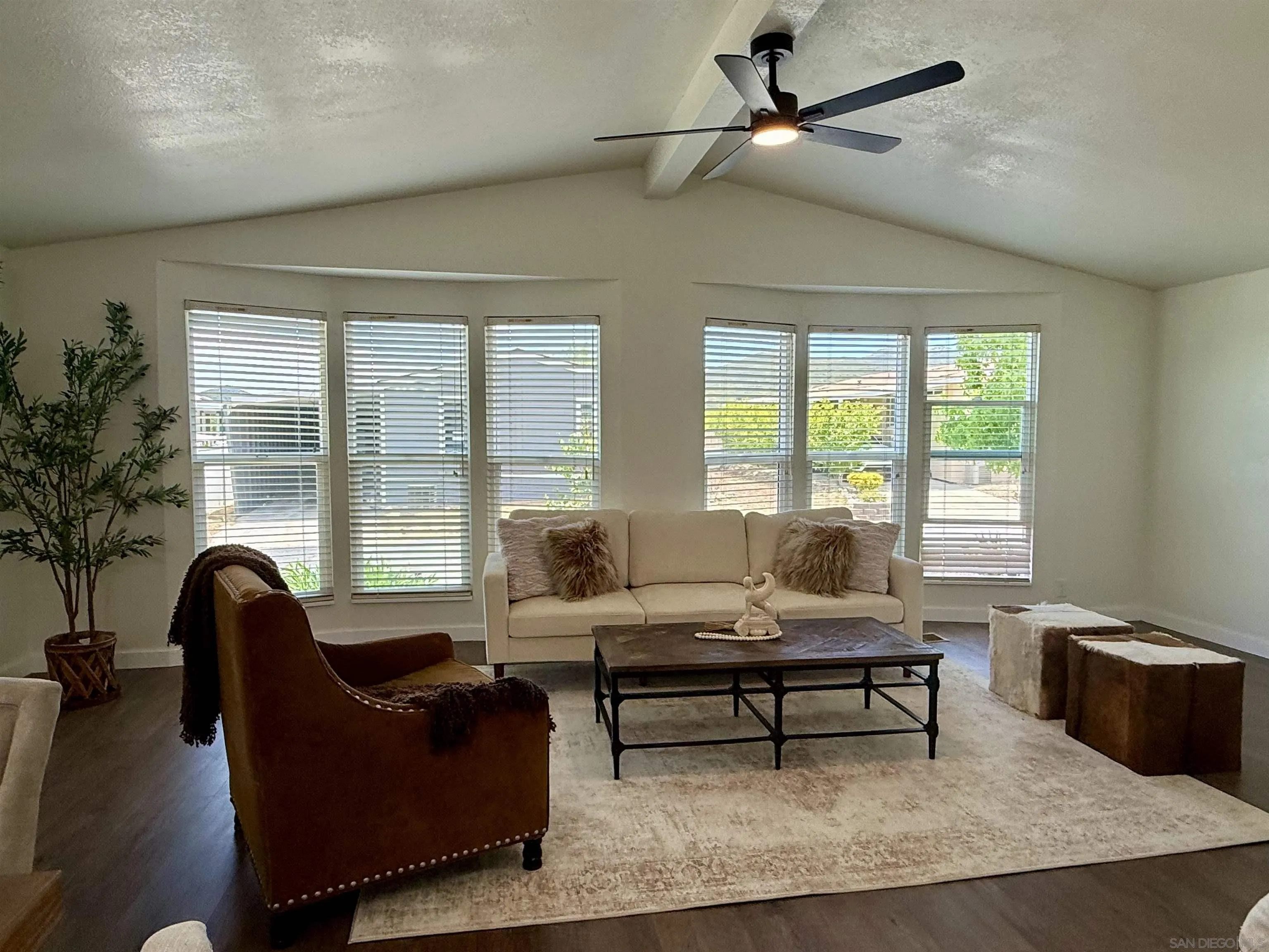 https://cdn.realtyfeed.com/cdn/127/260014210/288063b9c4cb05e8f51f79ad46094f3b.webp