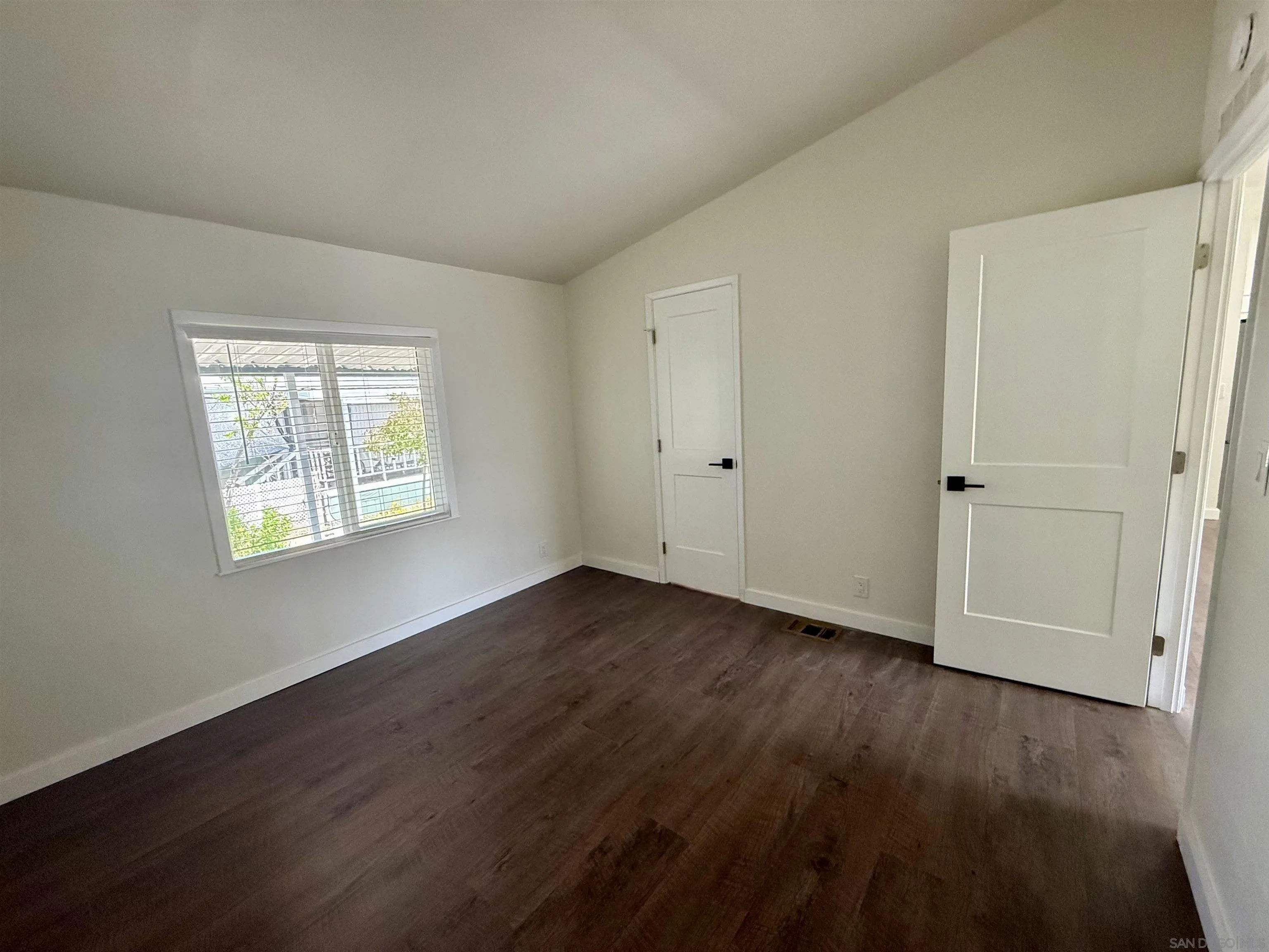 https://cdn.realtyfeed.com/cdn/127/260014210/54606080cd3a78d995968d50d0d38ba1.webp