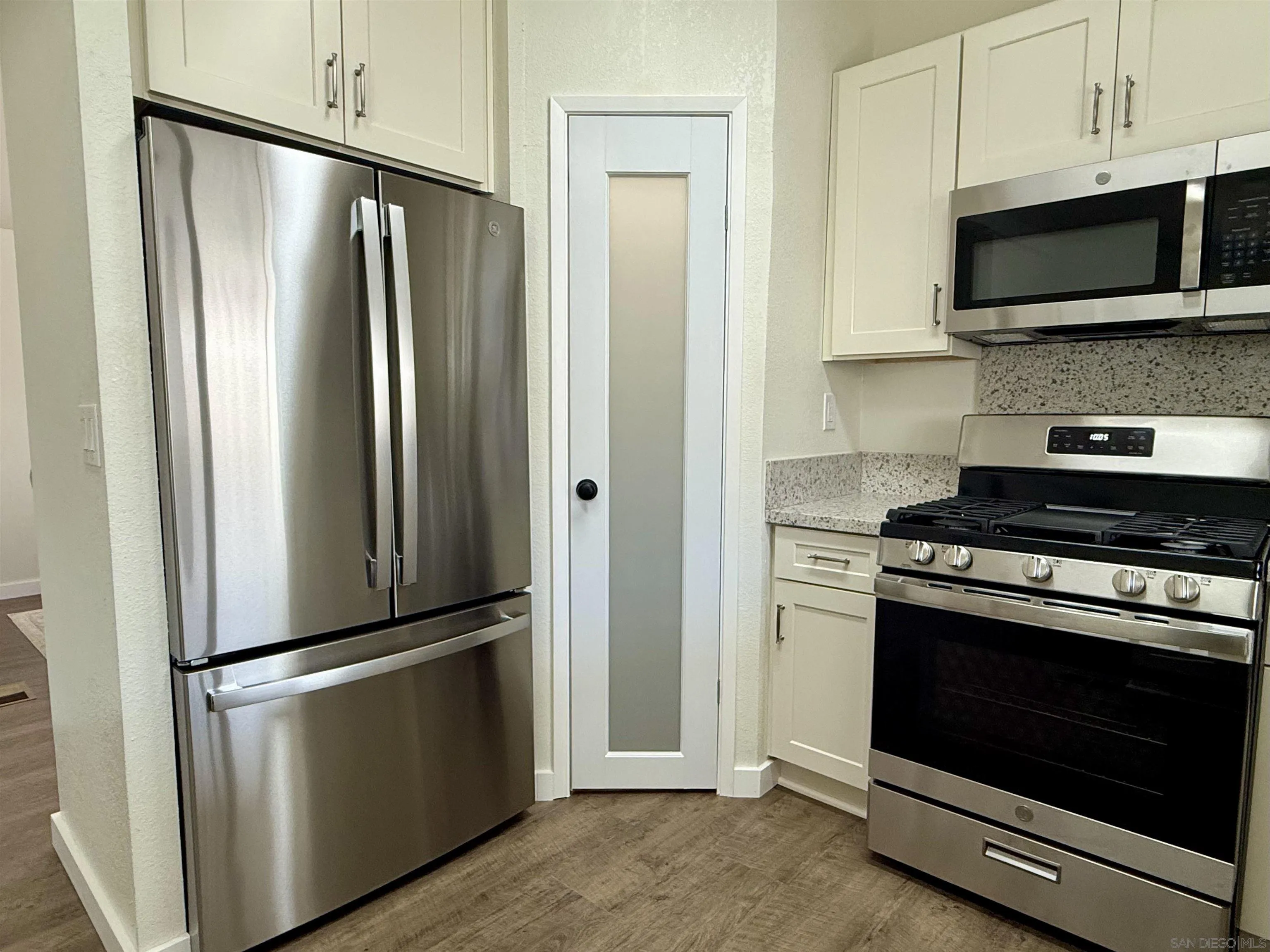 https://cdn.realtyfeed.com/cdn/127/260014210/794cdfcda5ab2392afaa79b07ac8ea13.webp