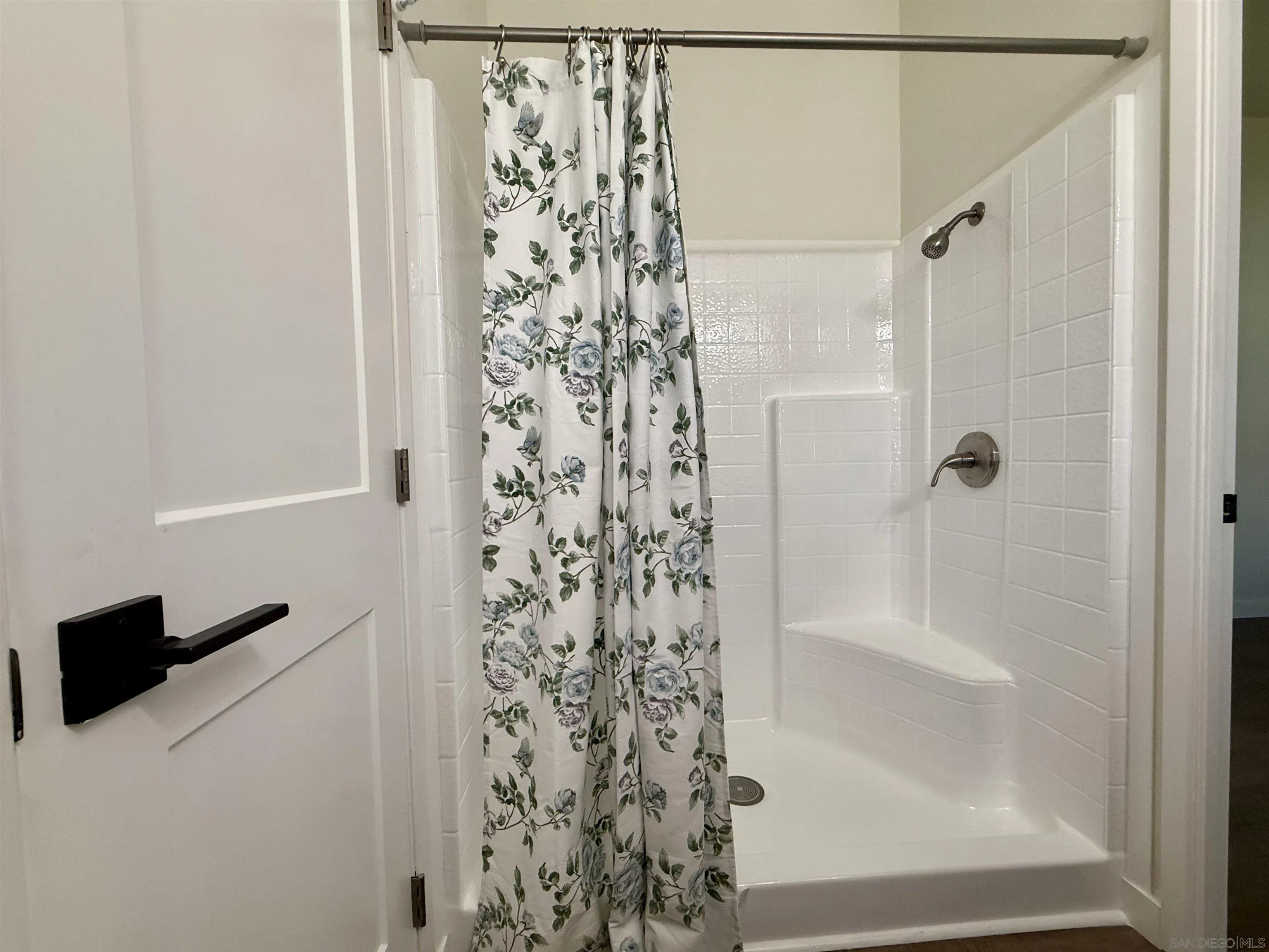 https://cdn.realtyfeed.com/cdn/127/260014210/83b84ad046fe07914f6d514a91c39678.webp