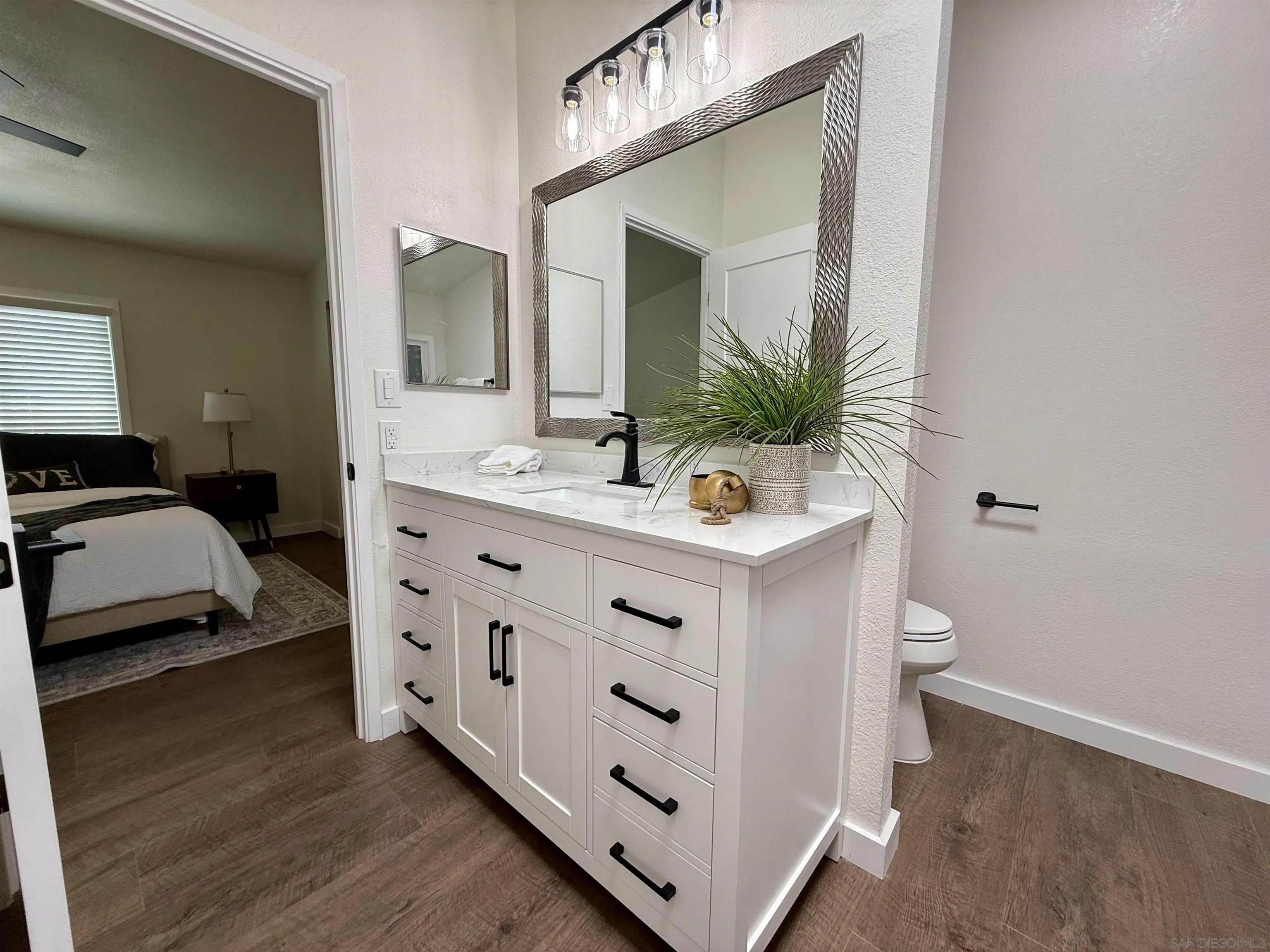 https://cdn.realtyfeed.com/cdn/127/260014210/e479941eee852846eaa3dee67b05d0c6.webp