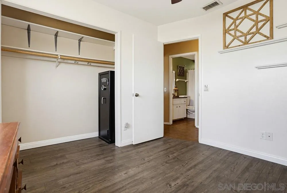 https://cdn.realtyfeed.com/cdn/127/260014211/11cb7aea543cc11a69afa674c18c735f.webp
