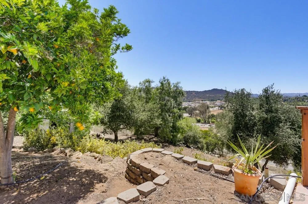 https://cdn.realtyfeed.com/cdn/127/260014211/1c2820dd04ac796d6978aa4f7e4fcf23.webp
