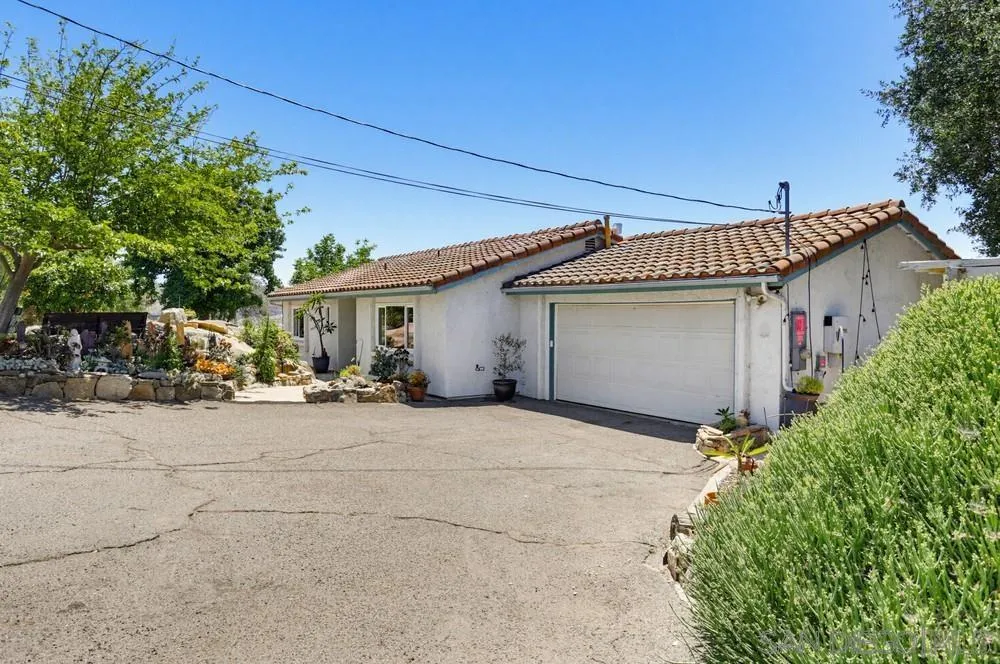 https://cdn.realtyfeed.com/cdn/127/260014211/541f3f528b6252d012c1a373be38e20e.webp
