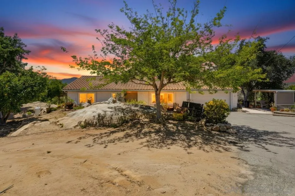 https://cdn.realtyfeed.com/cdn/127/260014211/8741d70222cdbaebd2596f0c847c698c.webp