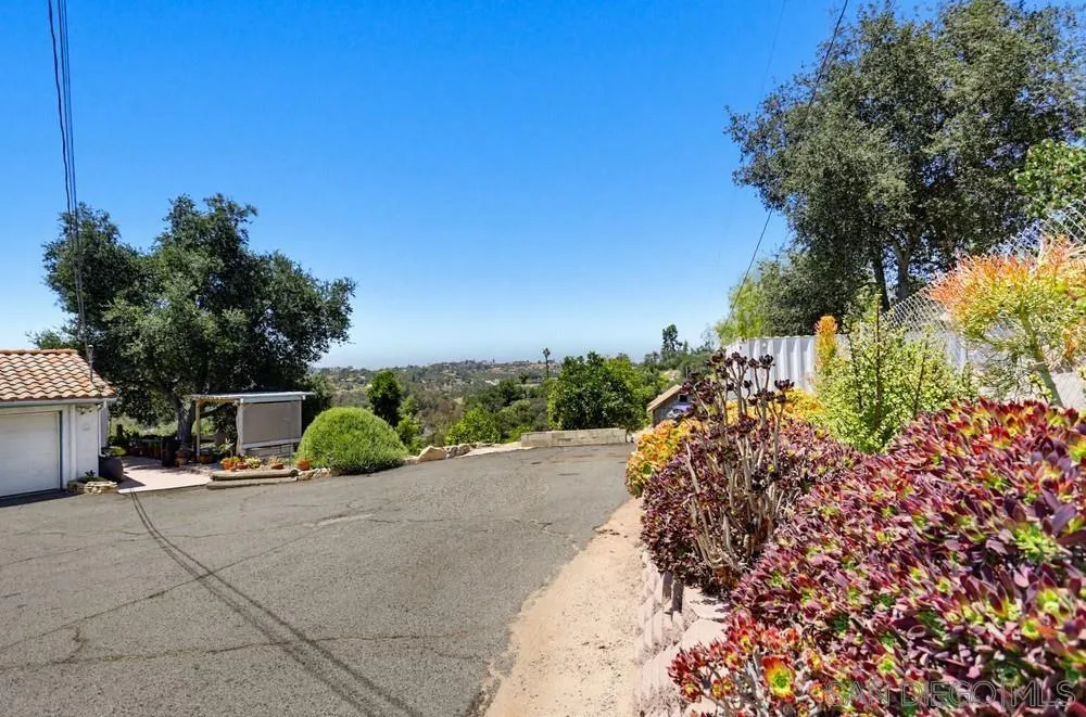 https://cdn.realtyfeed.com/cdn/127/260014211/bbf9f09a6065e567f4aa115922644088.webp