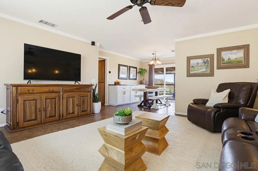 https://cdn.realtyfeed.com/cdn/127/260014211/c947b820f5914aa8098a6339e05717a3.webp