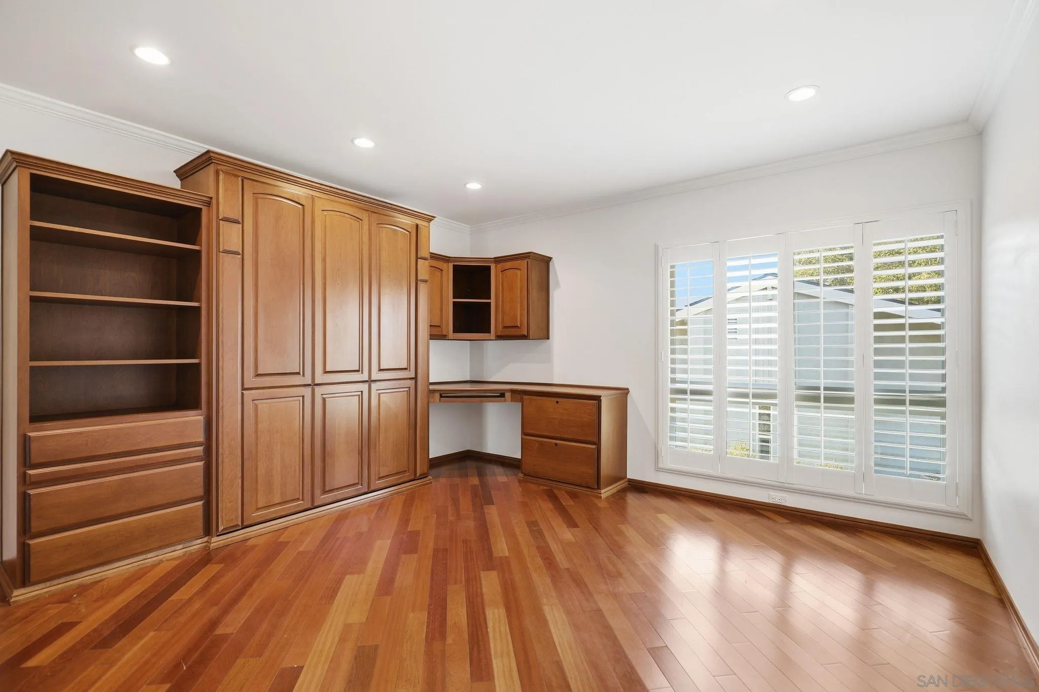 https://cdn.realtyfeed.com/cdn/127/260014215/618d4d01043c2088f35528626a4ce4be.webp