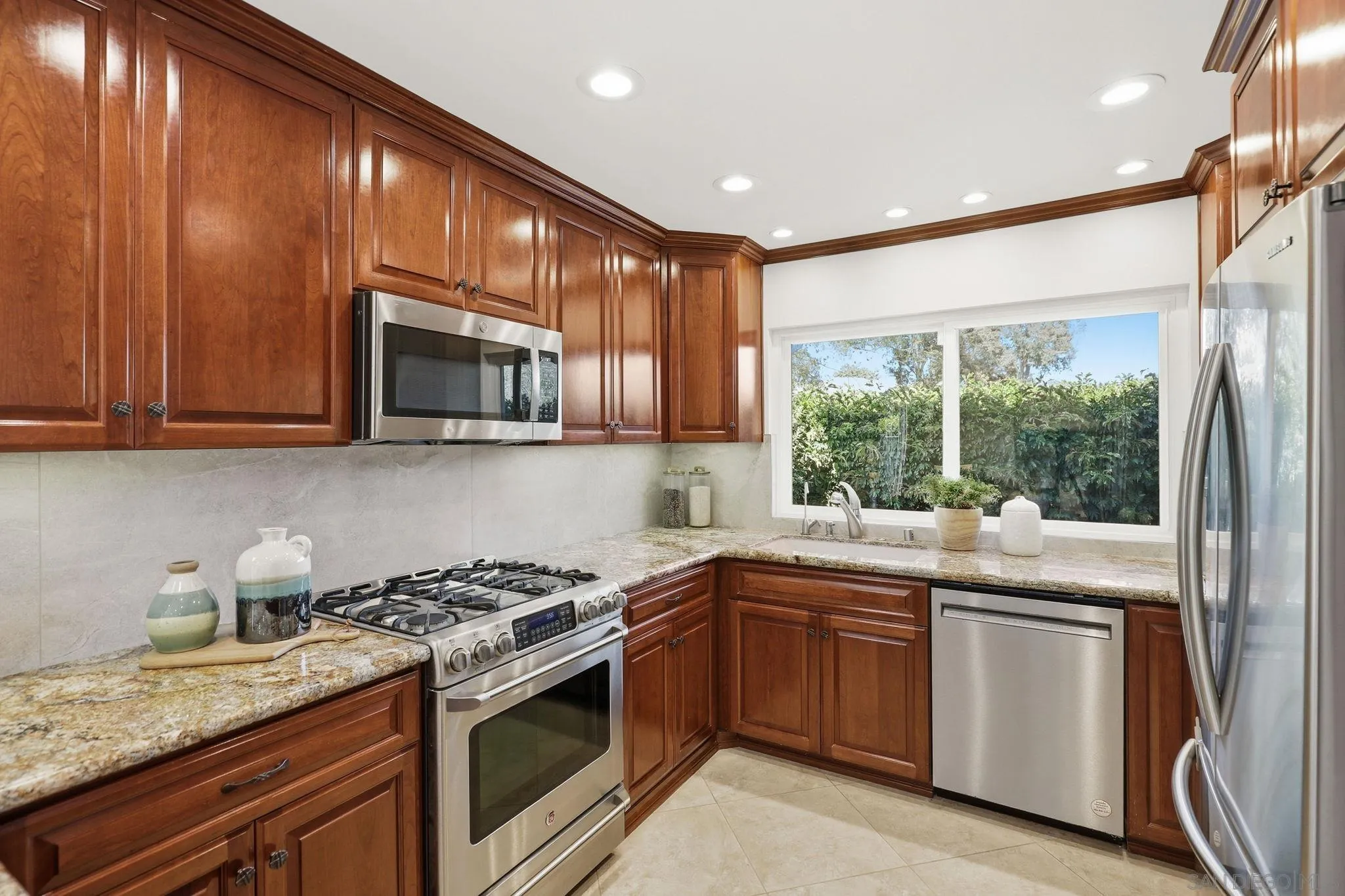 https://cdn.realtyfeed.com/cdn/127/260014215/ba06d9db7f9e1b35f686c27a685db7cb.webp