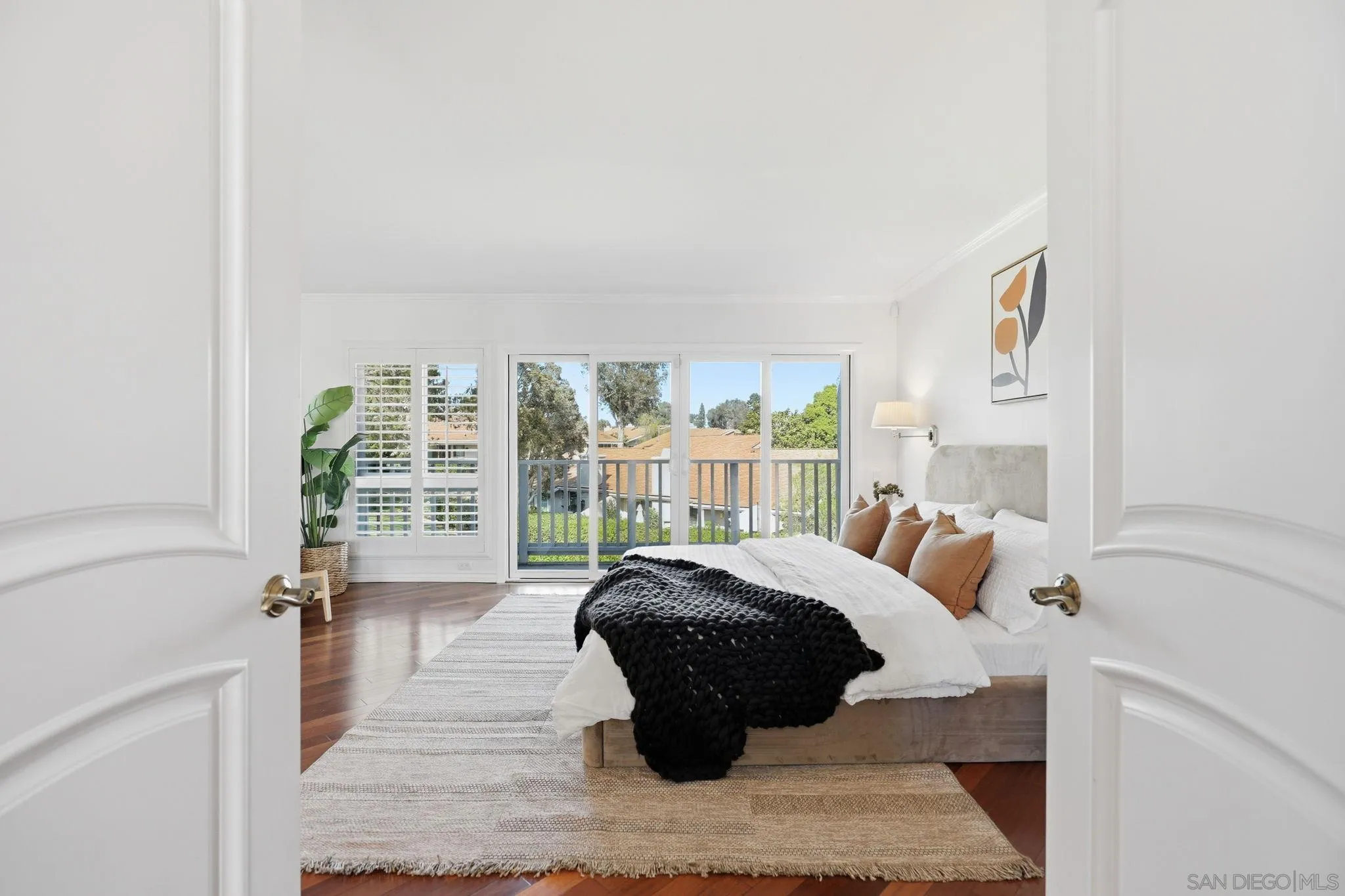https://cdn.realtyfeed.com/cdn/127/260014215/e22beb1ea78a1f34cf05f51d26bd27ae.webp