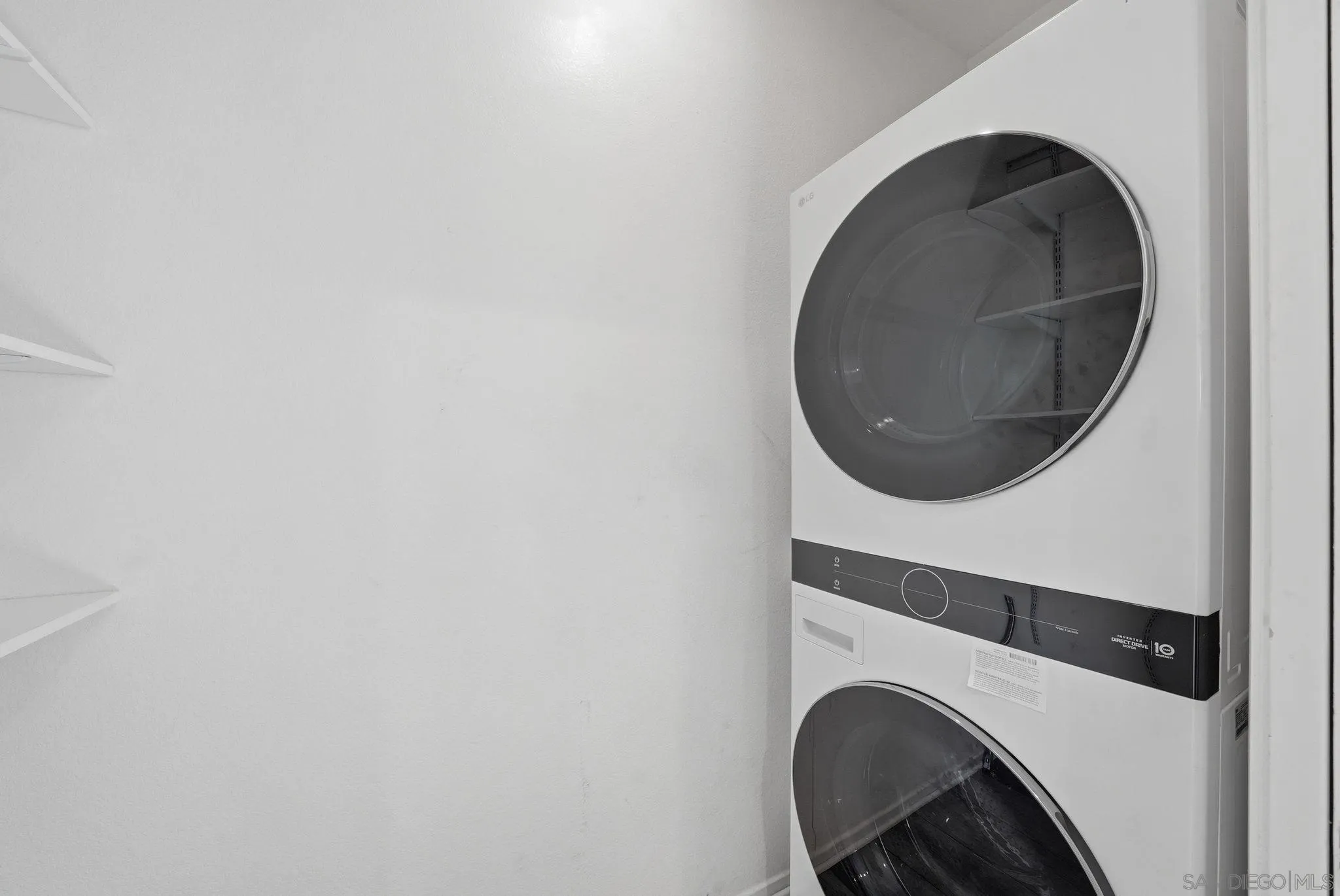 https://cdn.realtyfeed.com/cdn/127/260014216/279e1f3da20c1dae01312494fe46eb71.webp