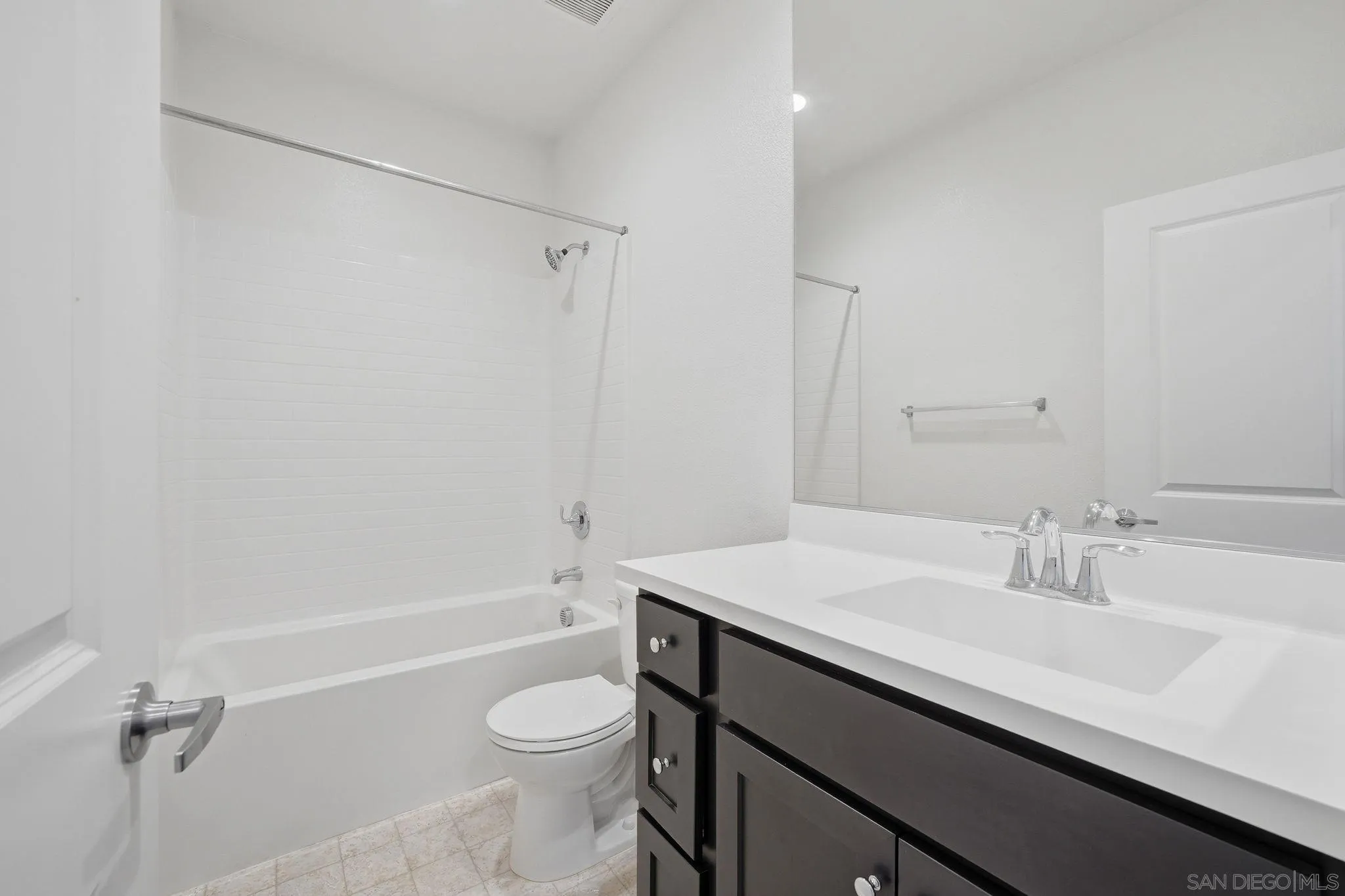 https://cdn.realtyfeed.com/cdn/127/260014216/476e568fb6358400e81f0b31a9df6a43.webp