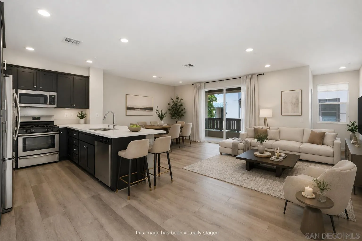 https://cdn.realtyfeed.com/cdn/127/260014216/77f1a966288c213acbbb1dc7bfa52d37.webp