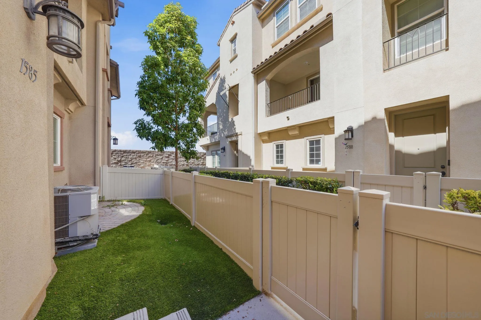 https://cdn.realtyfeed.com/cdn/127/260014216/81e58b4b72af73d9322c0bfe74dc8c47.webp