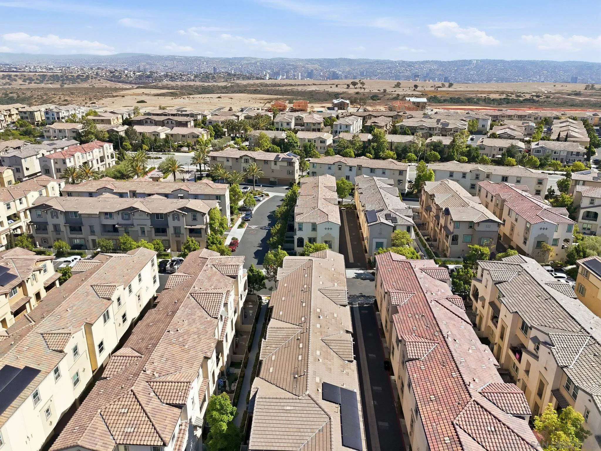 https://cdn.realtyfeed.com/cdn/127/260014216/a7fe3da700dbfdb3526f75d6091202b0.webp