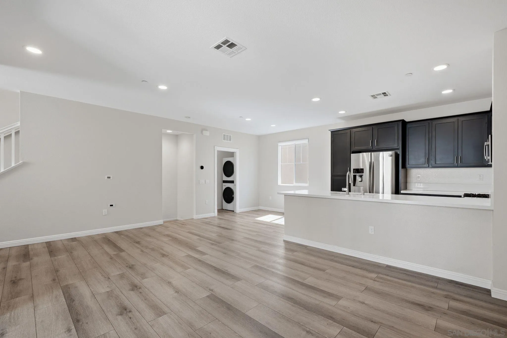 https://cdn.realtyfeed.com/cdn/127/260014216/d3ba36479339b205647aaf7a27b30727.webp