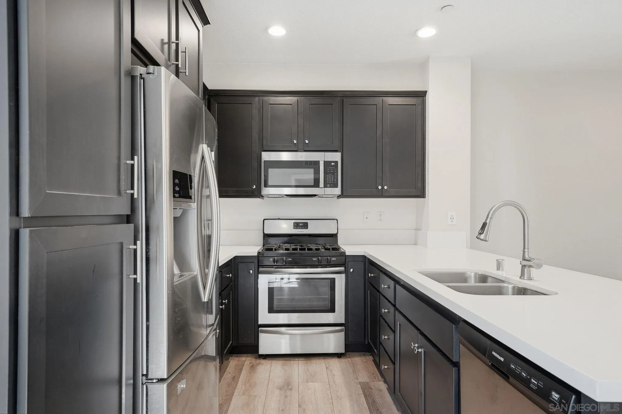 https://cdn.realtyfeed.com/cdn/127/260014216/f5276af486db08d283b4a4f7a65c29f8.webp