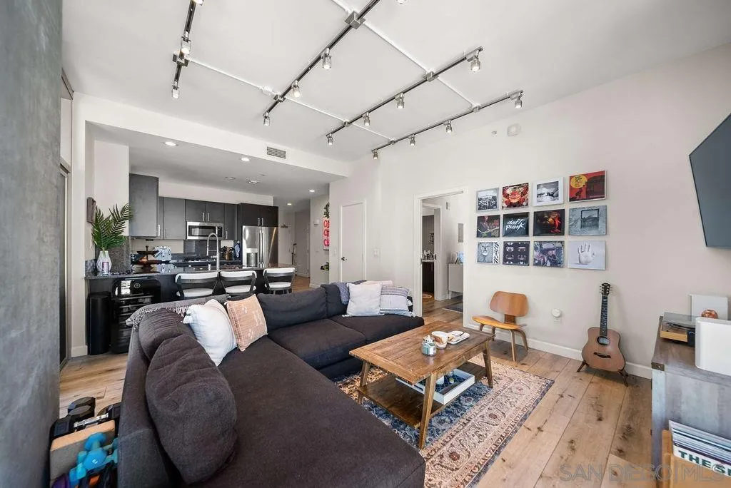 Photo #6: 260014219 Listing: Photo #6