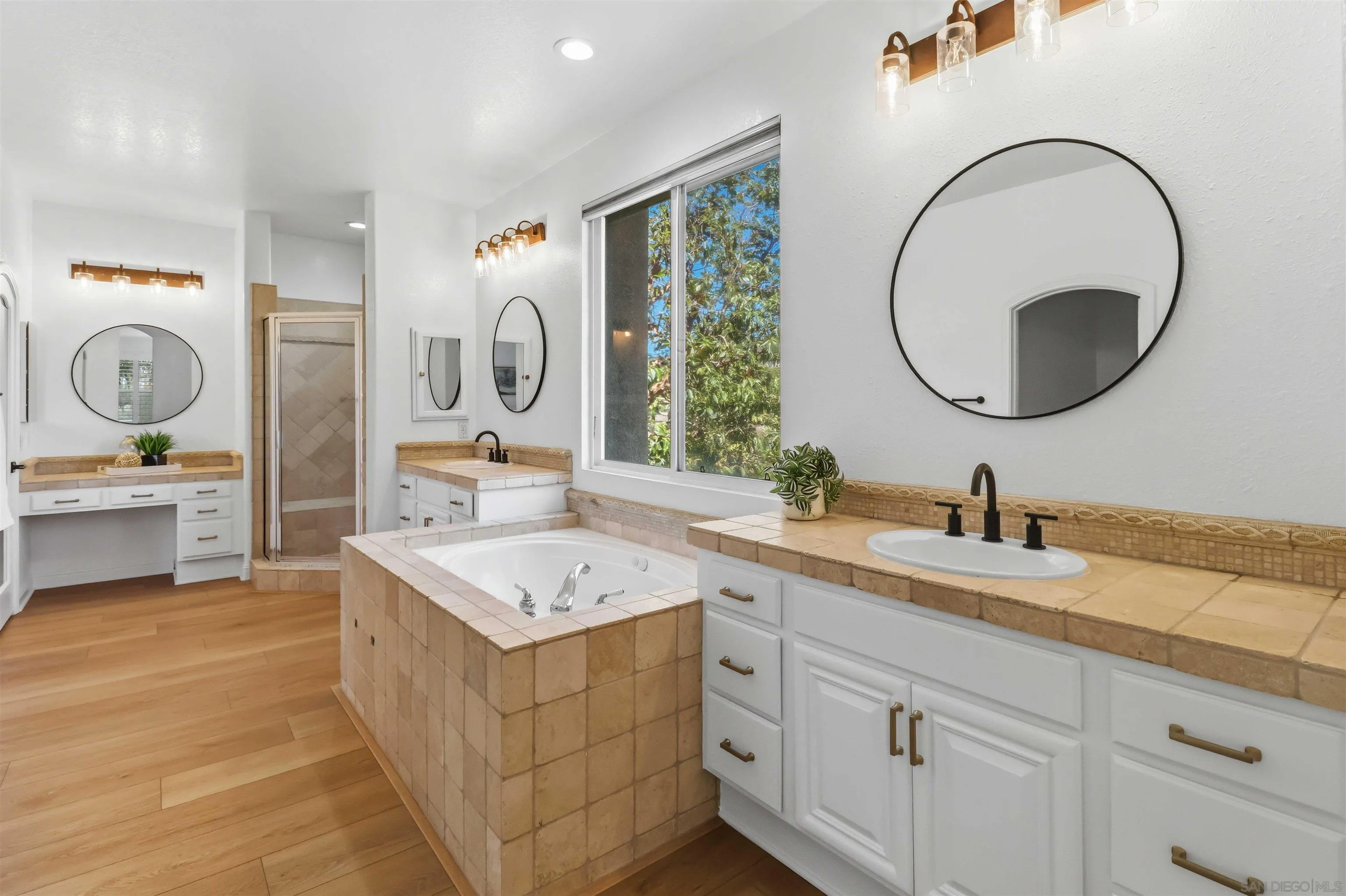 https://cdn.realtyfeed.com/cdn/127/260014220/3251415271ebe80f4458e1e4874e9ee8.webp