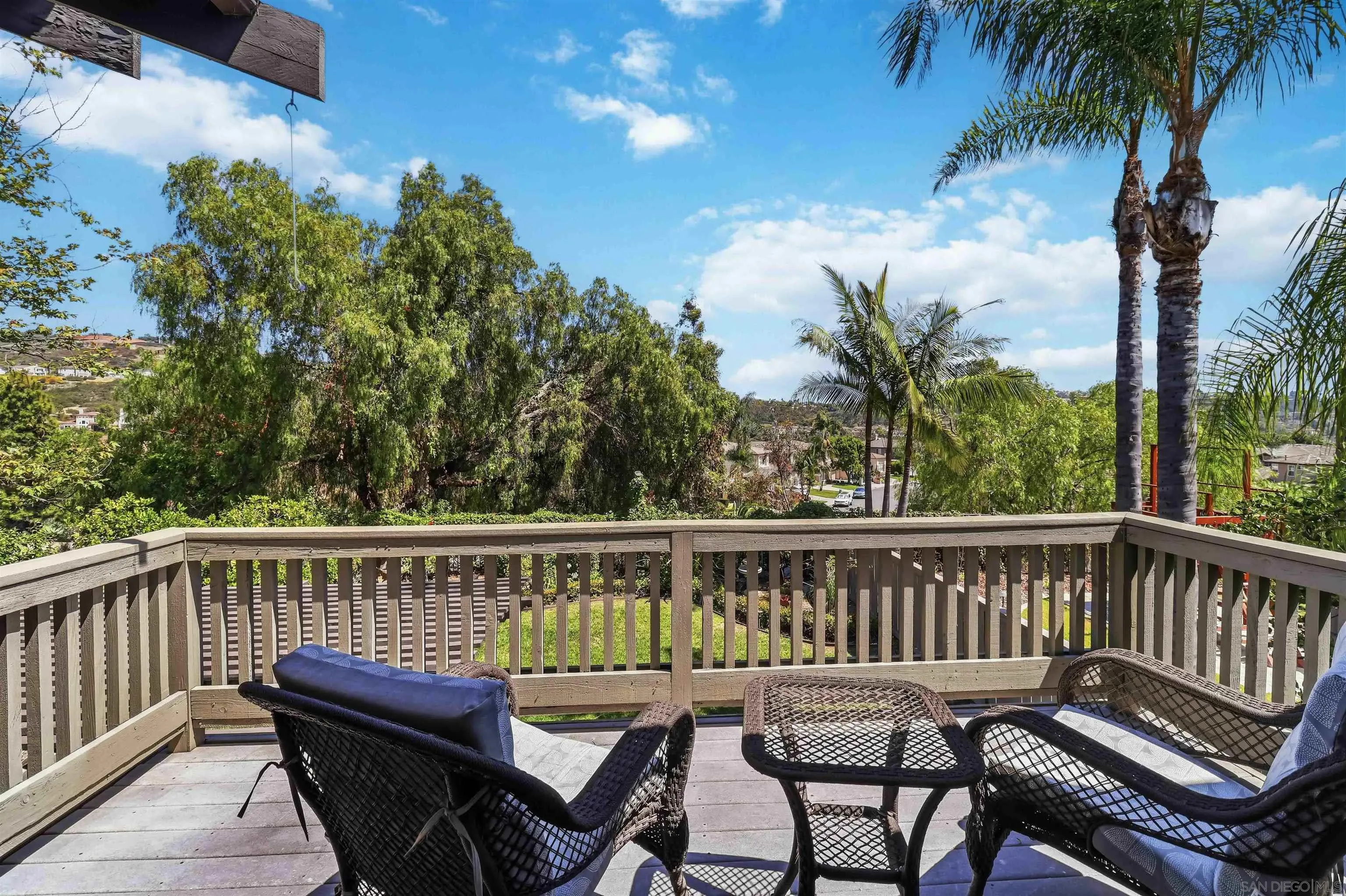 https://cdn.realtyfeed.com/cdn/127/260014220/562d9a3950594863b2993812bcda27cf.webp
