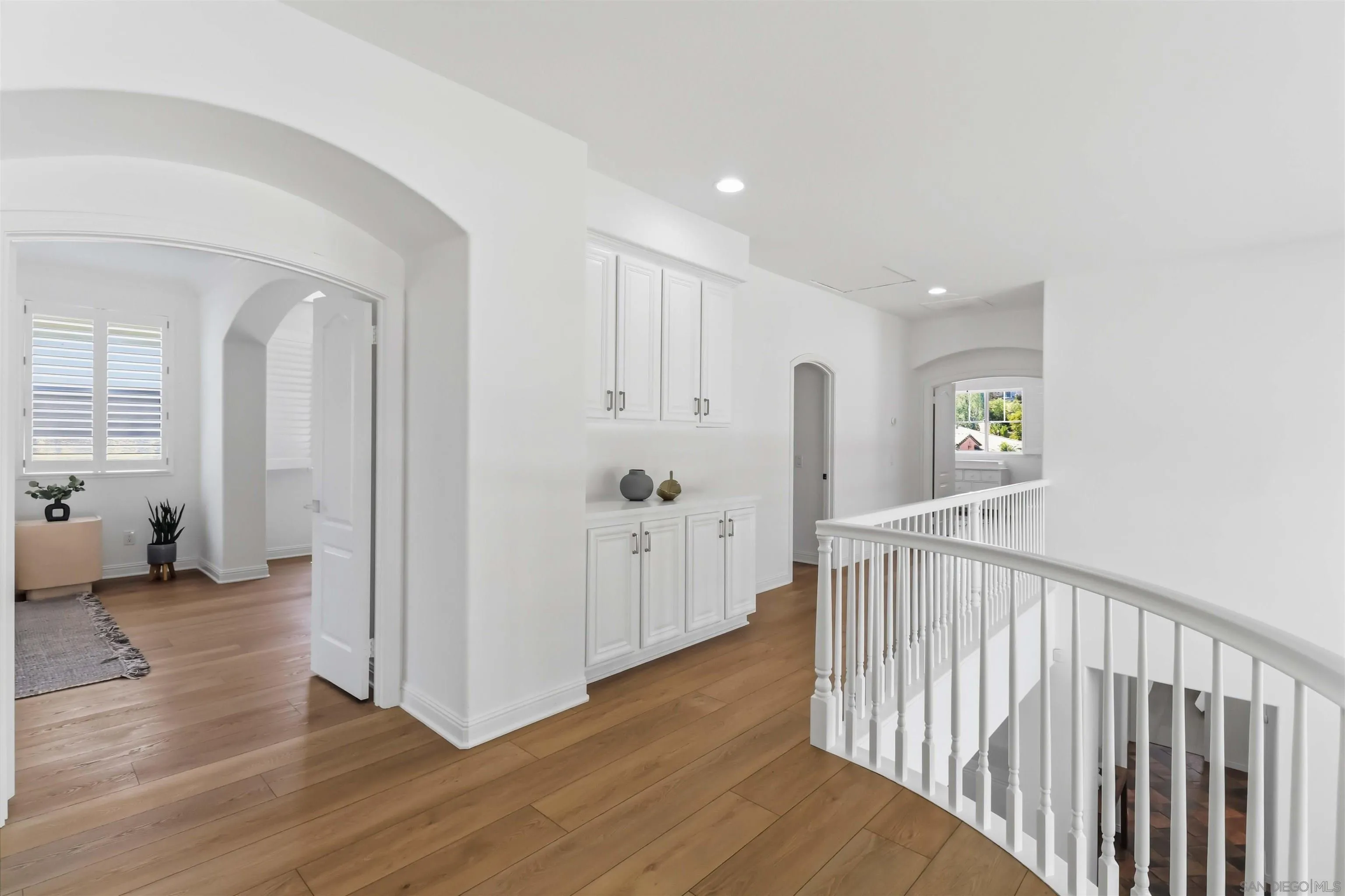 https://cdn.realtyfeed.com/cdn/127/260014220/649789a2e3ac6f61d708d98859f90d3e.webp