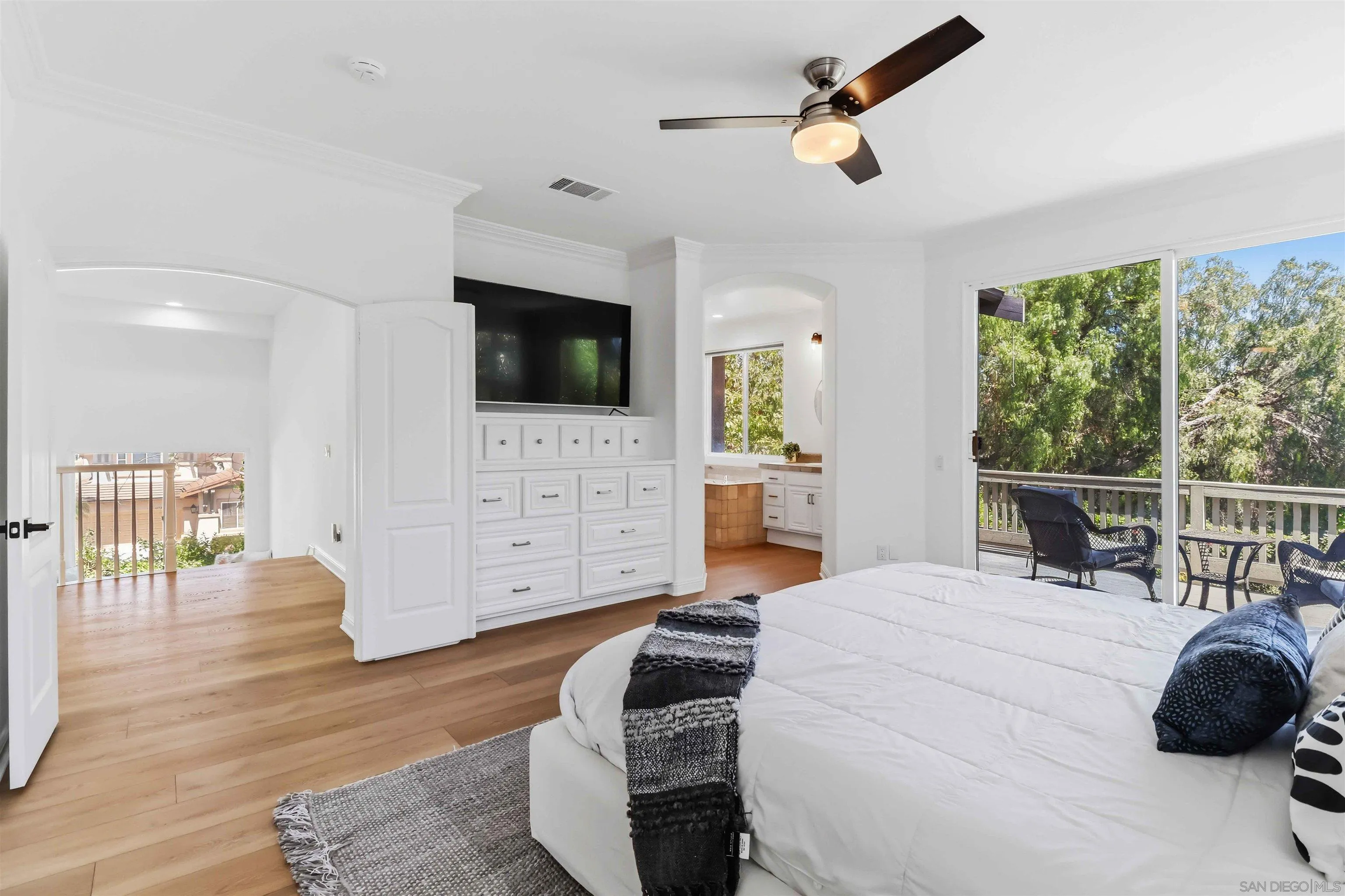 https://cdn.realtyfeed.com/cdn/127/260014220/7cbcae89ff2472079f5df46830ccfcfa.webp