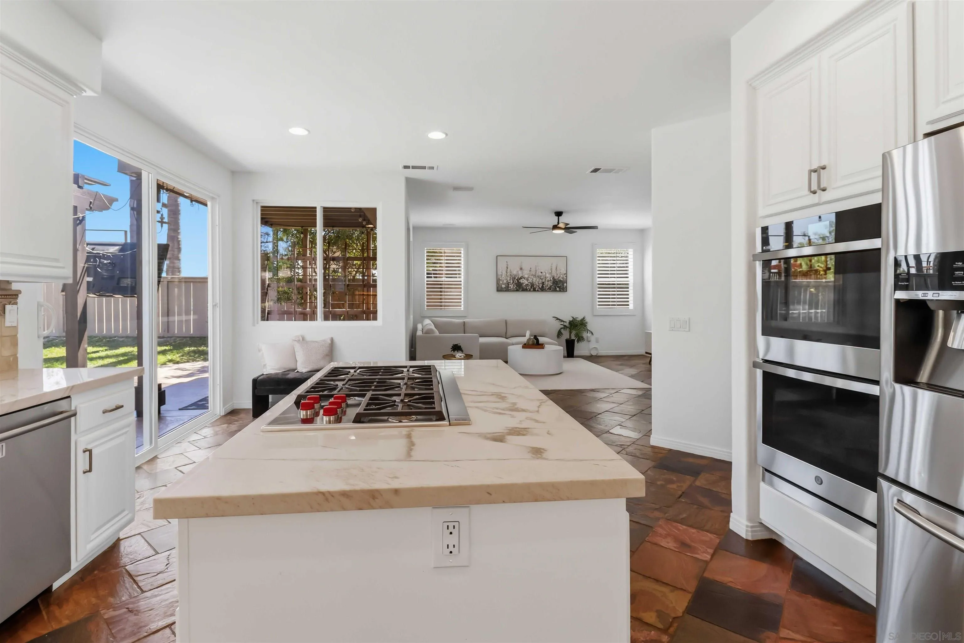 https://cdn.realtyfeed.com/cdn/127/260014220/b2d3beb773f21d0a7612dfb62e0aaede.webp