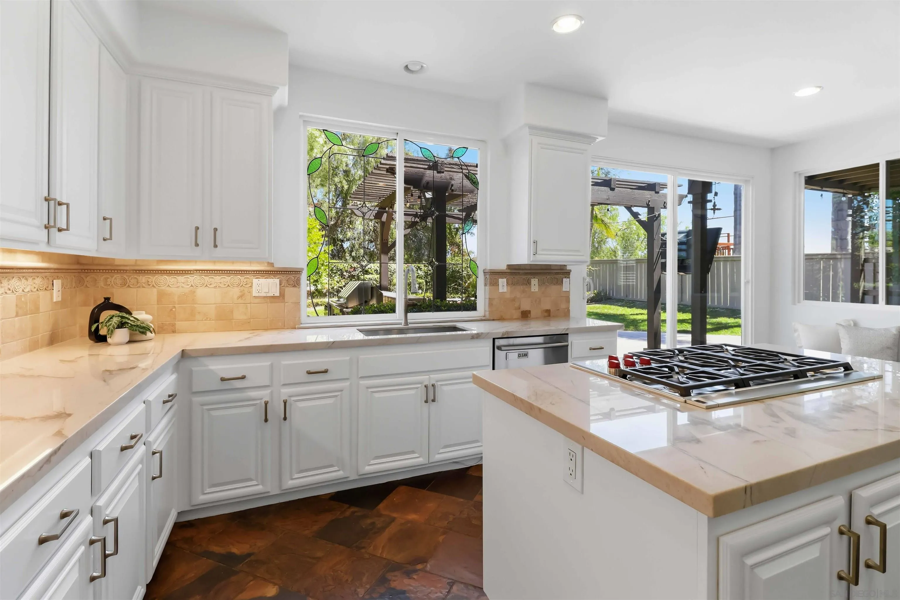https://cdn.realtyfeed.com/cdn/127/260014220/ceb0a13267a79d0fb6c25cb4a9295489.webp